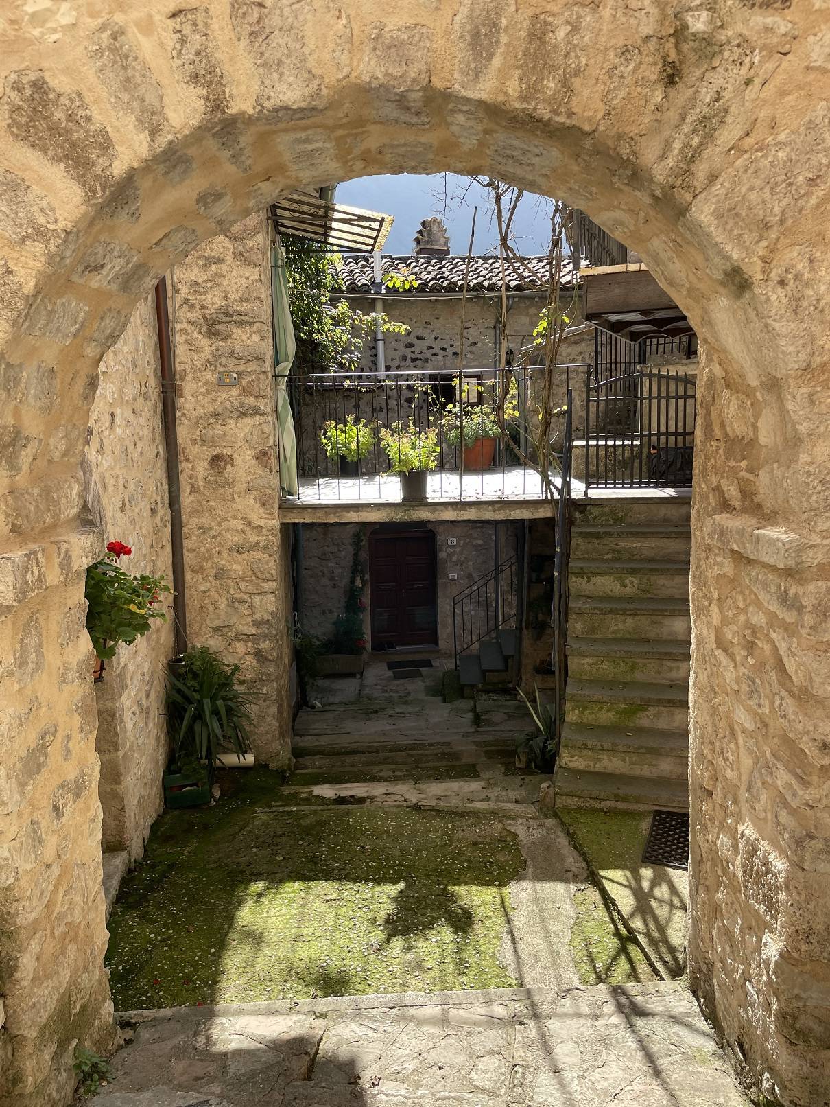 Appartamento indipendente in vendita a Sant'Anatolia di Narco, Caso