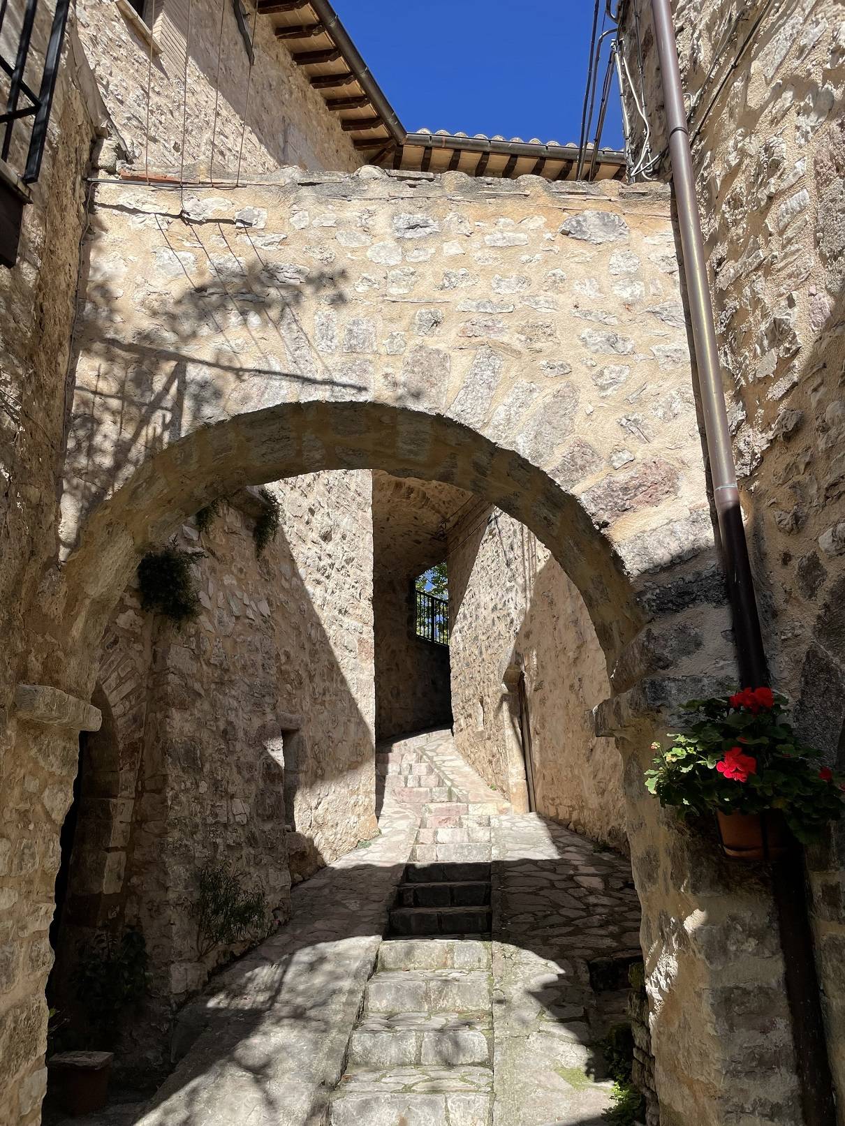 Appartamento indipendente in vendita a Sant'Anatolia di Narco, Caso