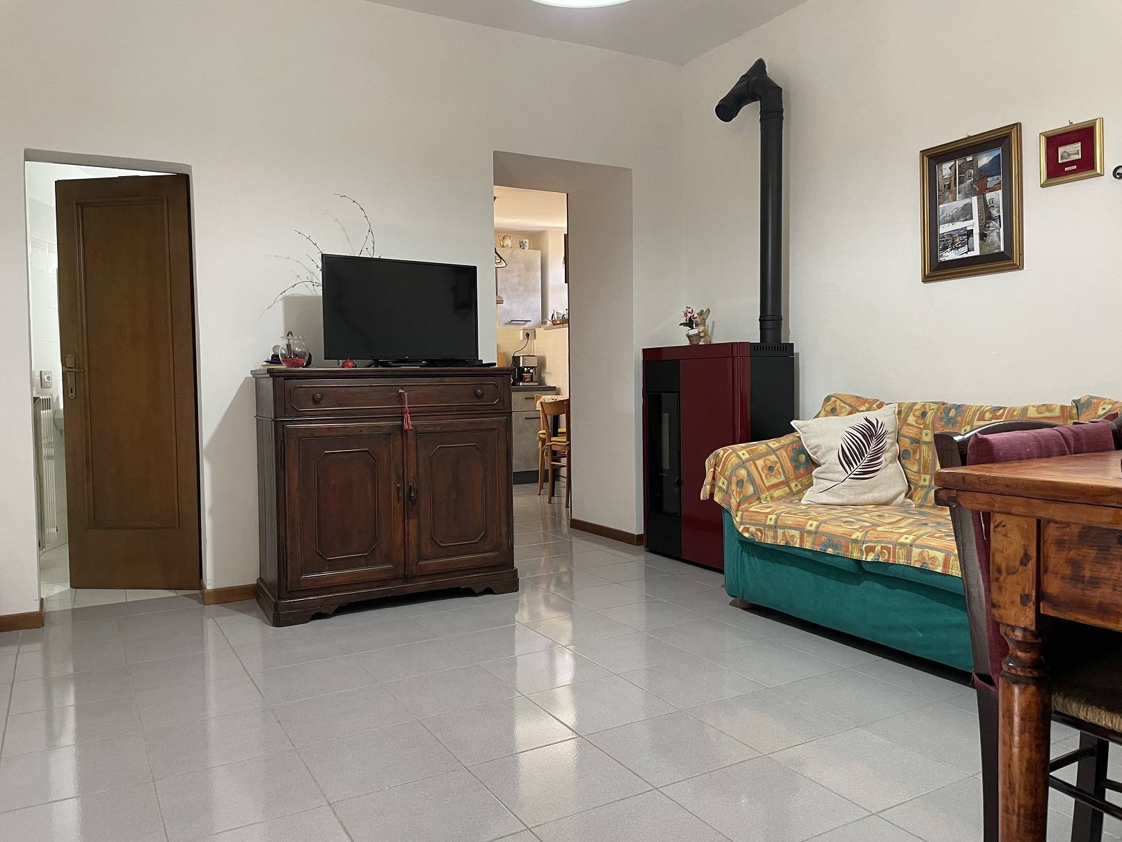 Appartamento indipendente in vendita a Sant'Anatolia di Narco, Caso