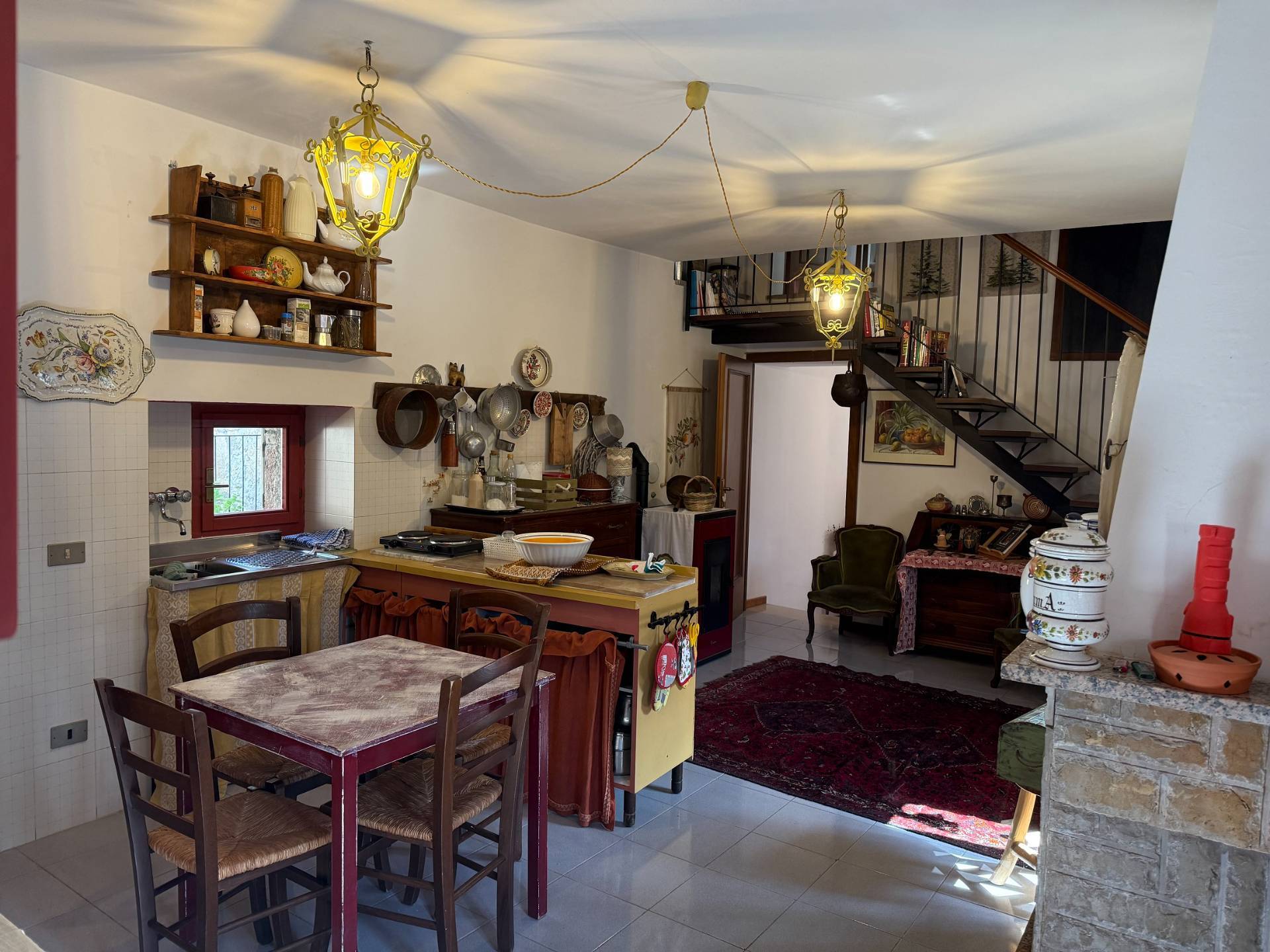 Porzione di Casa in vendita a Sant'Anatolia di Narco, Caso