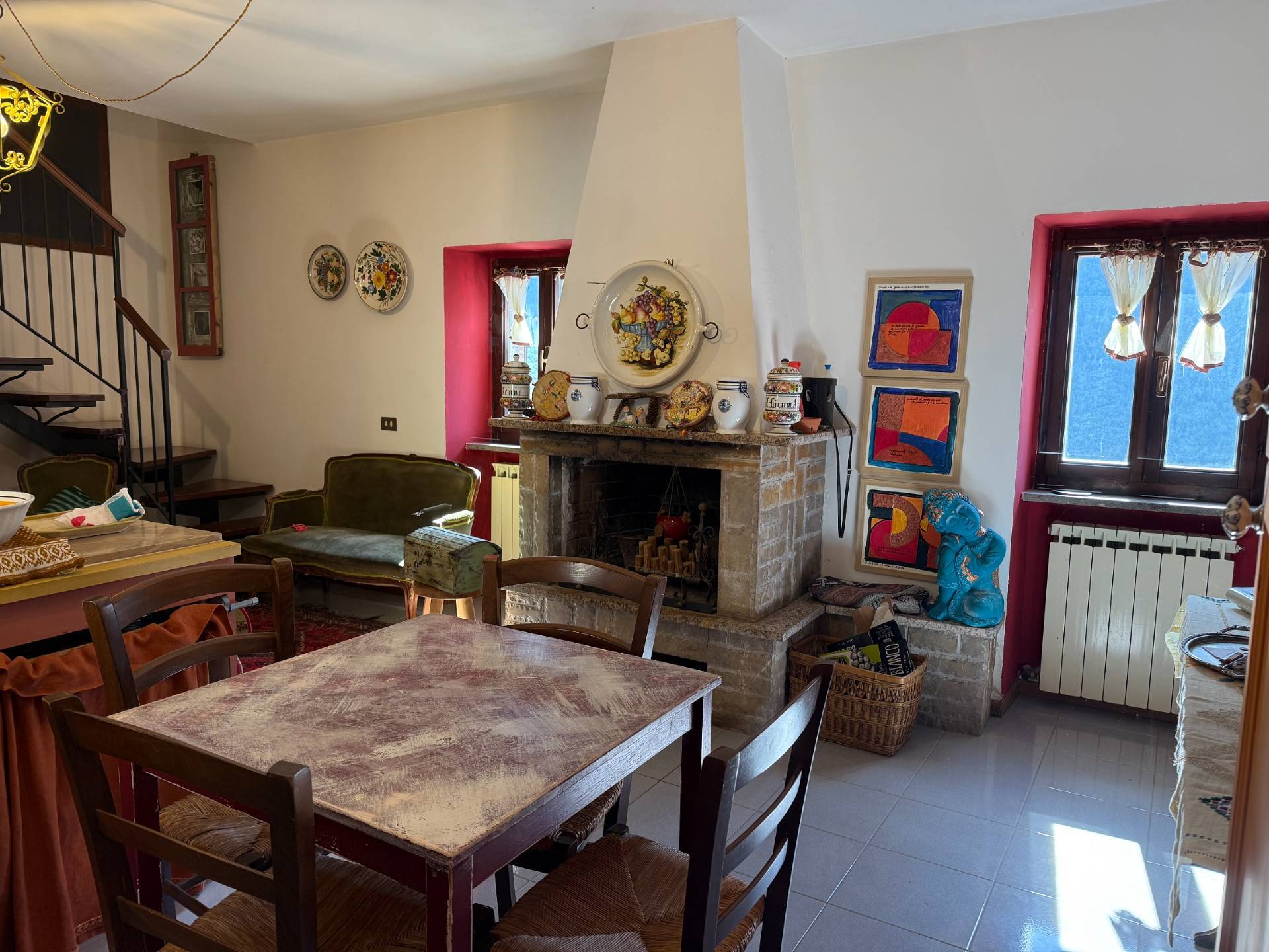 Porzione di Casa in vendita a Sant'Anatolia di Narco, Caso