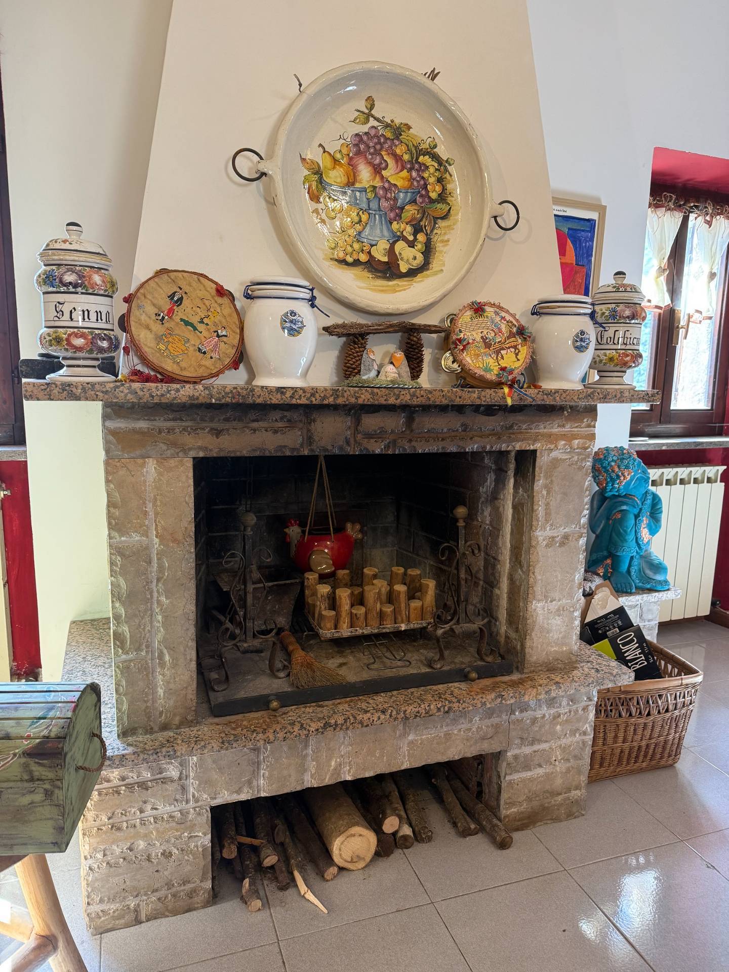 Porzione di Casa in vendita a Sant'Anatolia di Narco, Caso