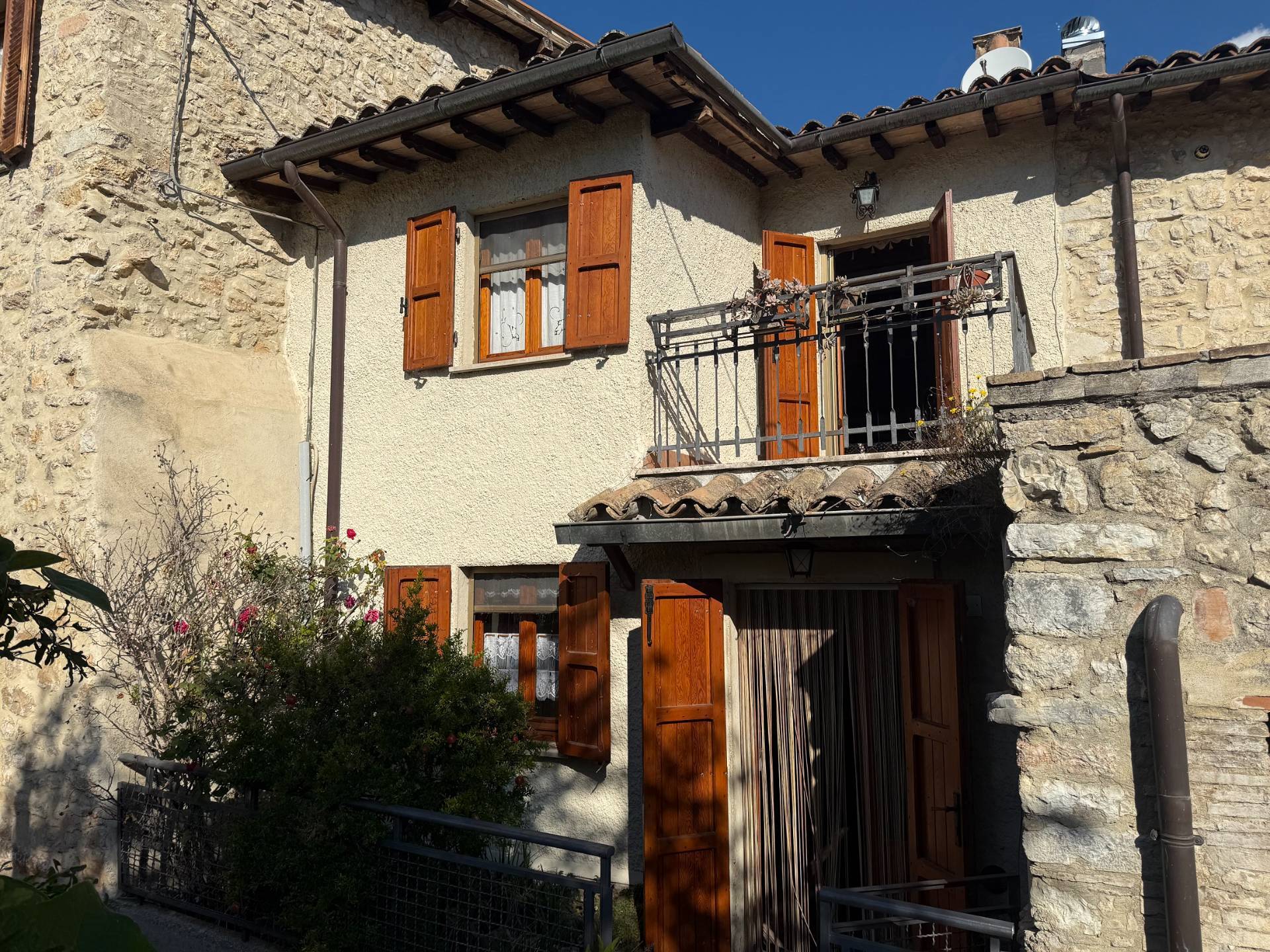 Casa semi indipendente in vendita a Ferentillo
