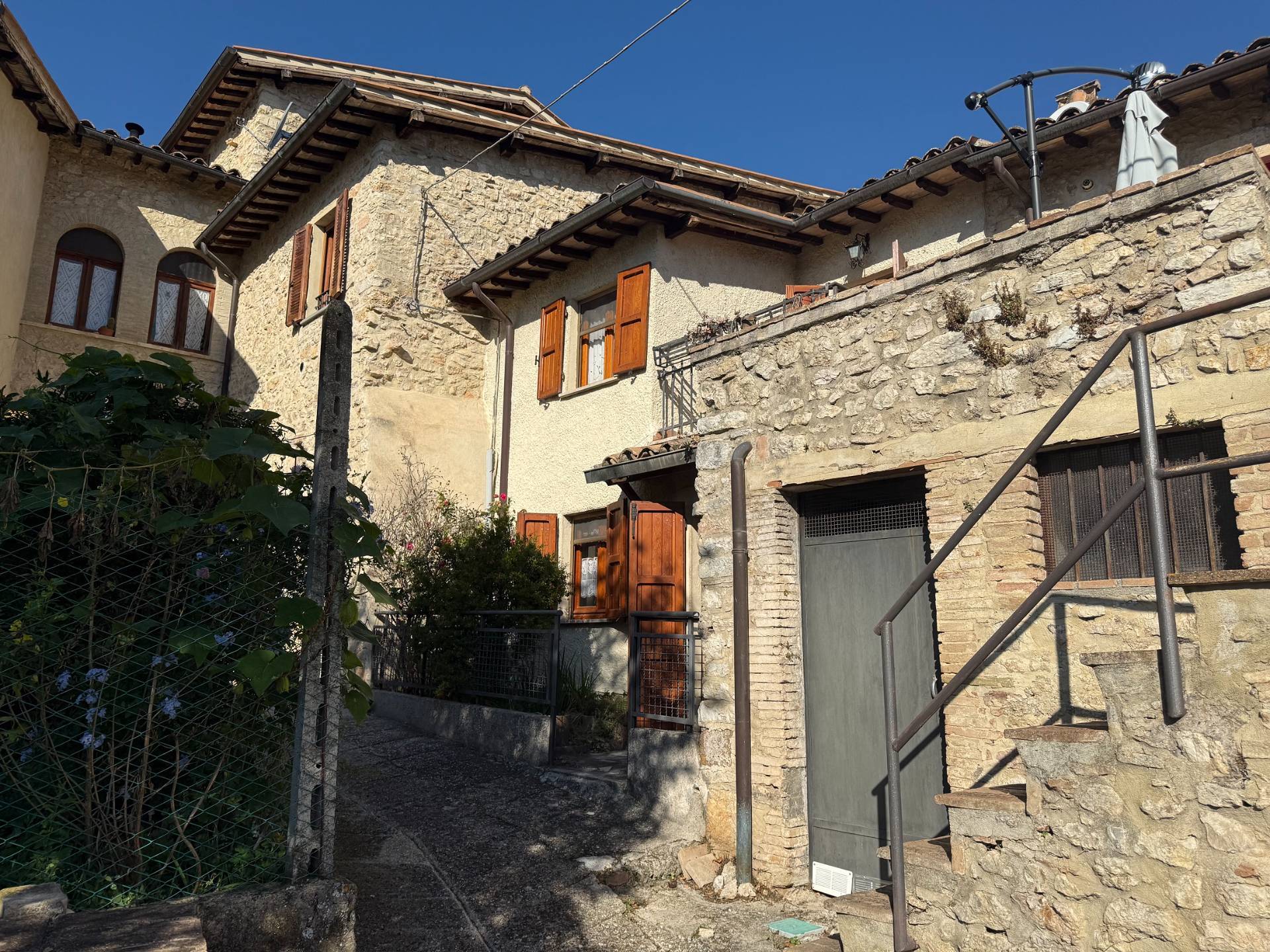 Casa semi indipendente in vendita a Ferentillo