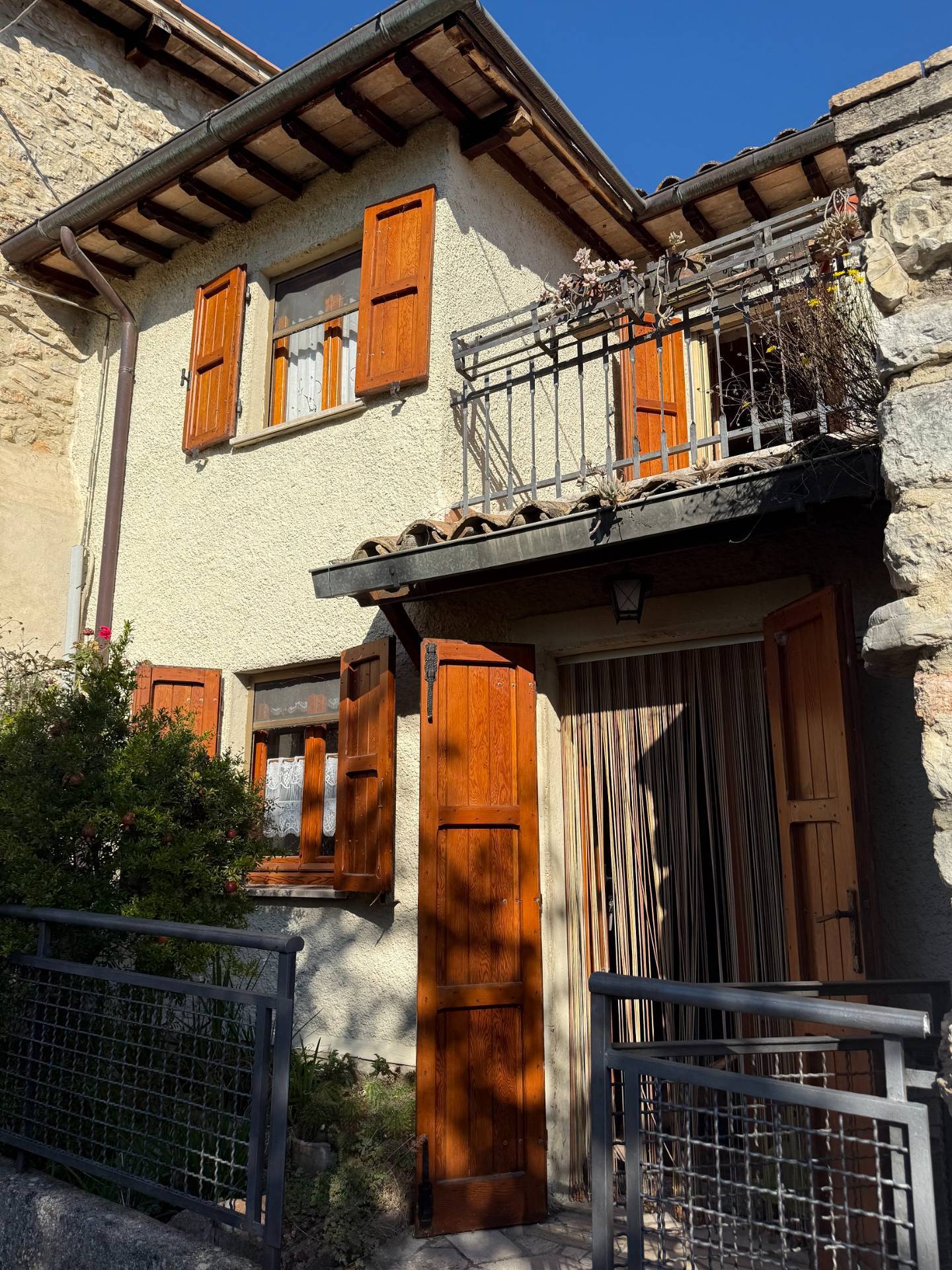 Casa semi indipendente in vendita a Ferentillo