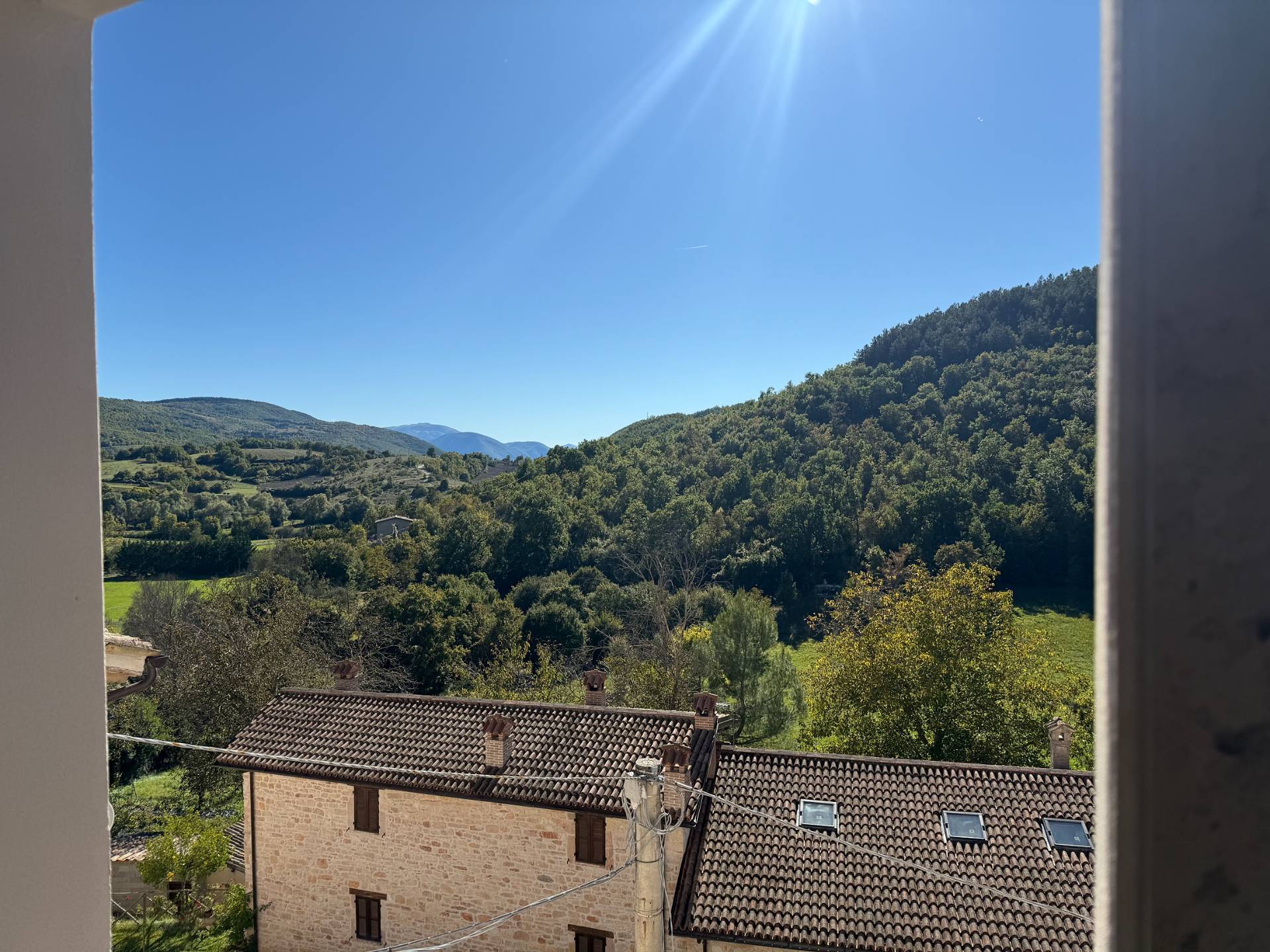 Appartamento indipendente in vendita a Sellano, Piaggia