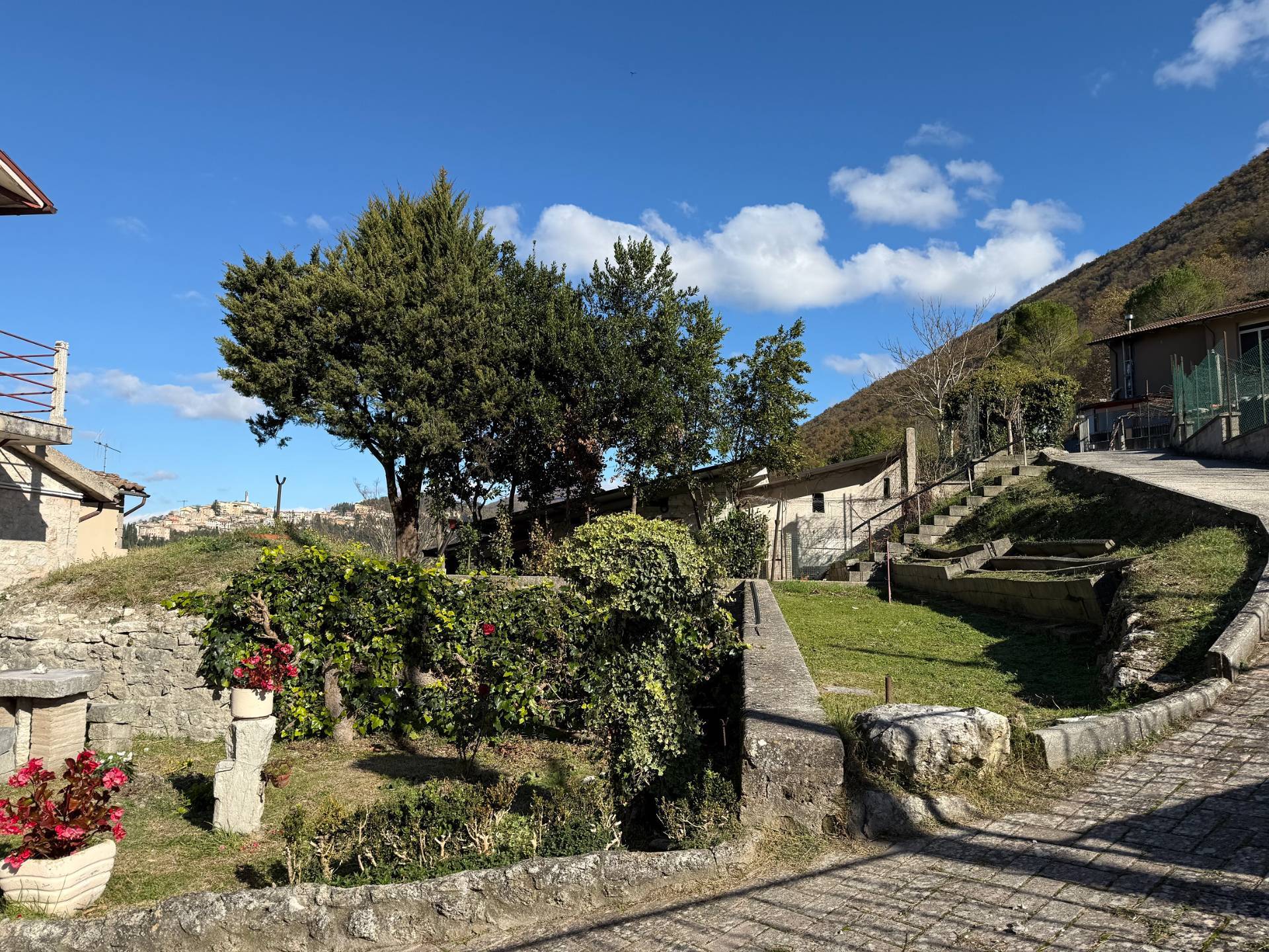 Casa semi indipendente in vendita a Cerreto di Spoleto, Ponte