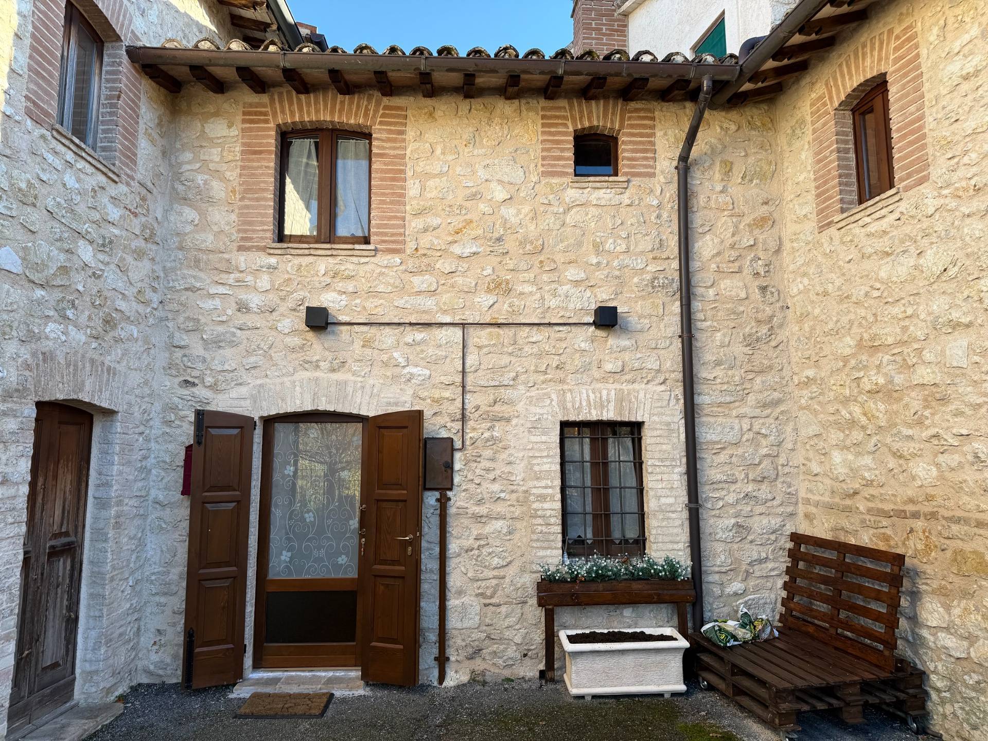 Rustico/Casale/Corte in vendita a Sellano, Sellano