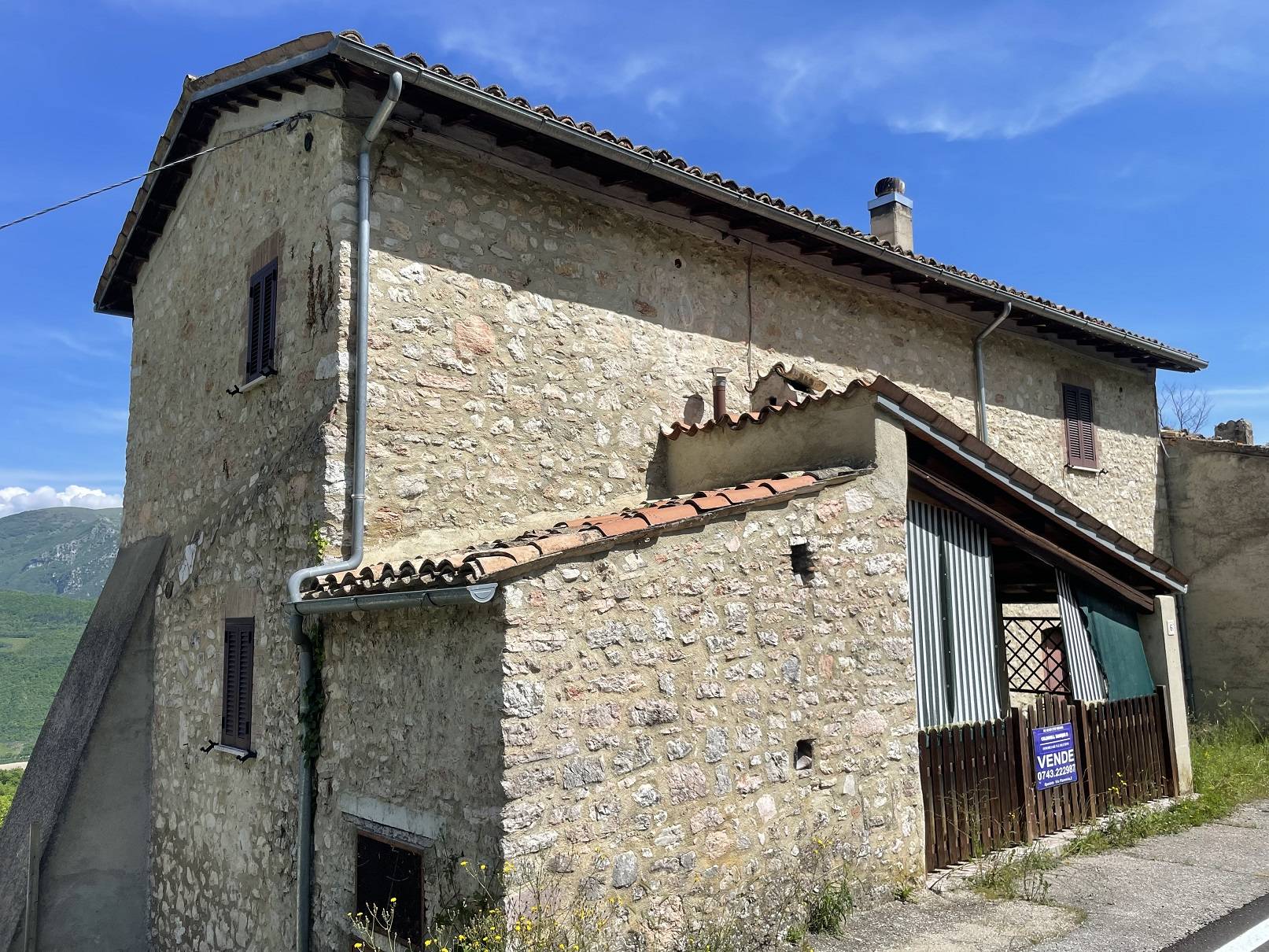 Rustico/Casale/Corte in vendita a Cerreto di Spoleto, Collesoglio