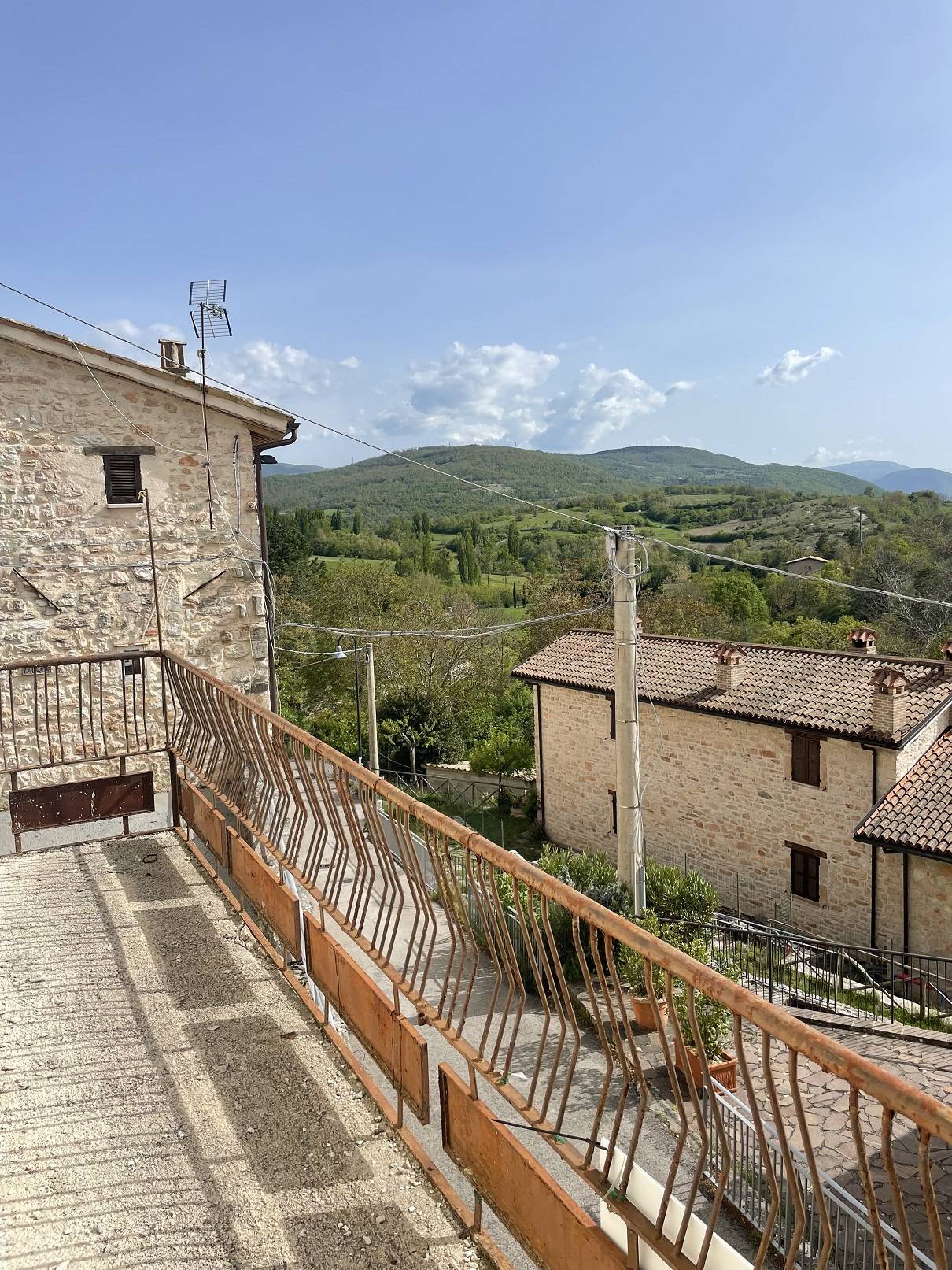 Casa semi indipendente in vendita a Sellano, Piaggia