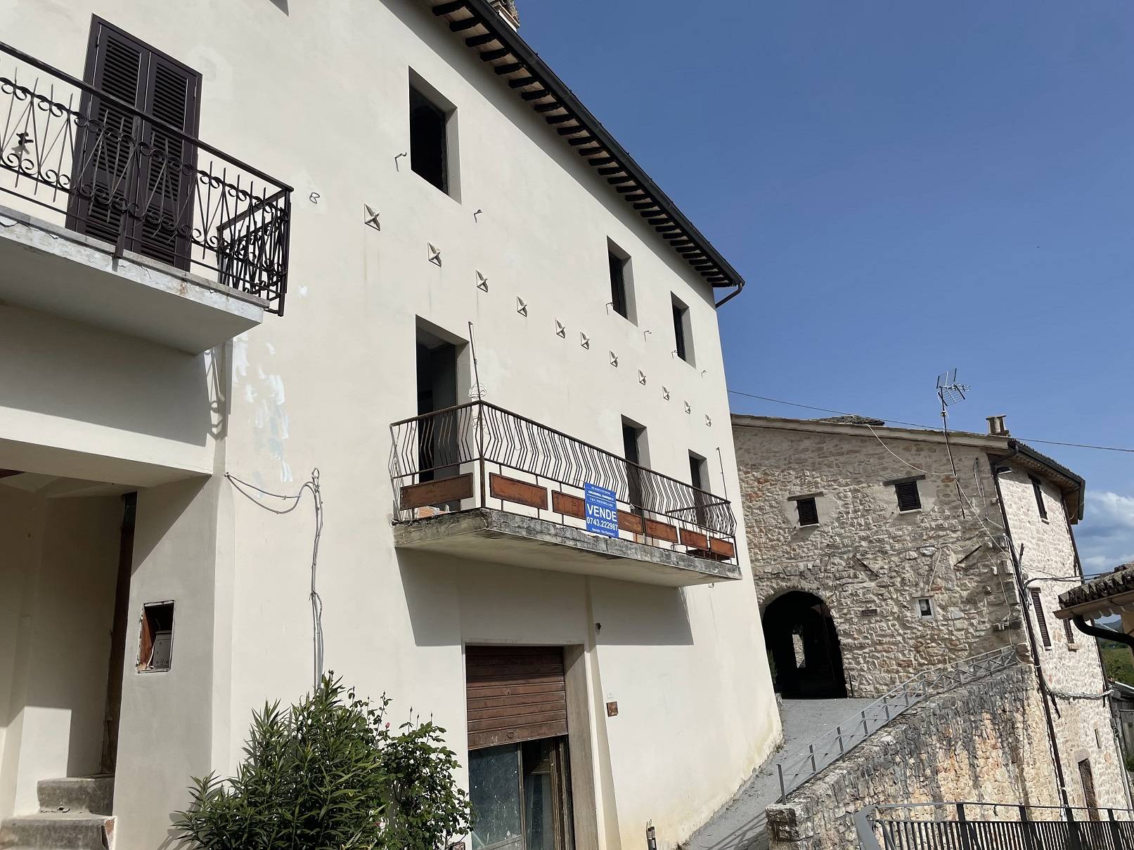 Casa semi indipendente in vendita a Sellano, Piaggia