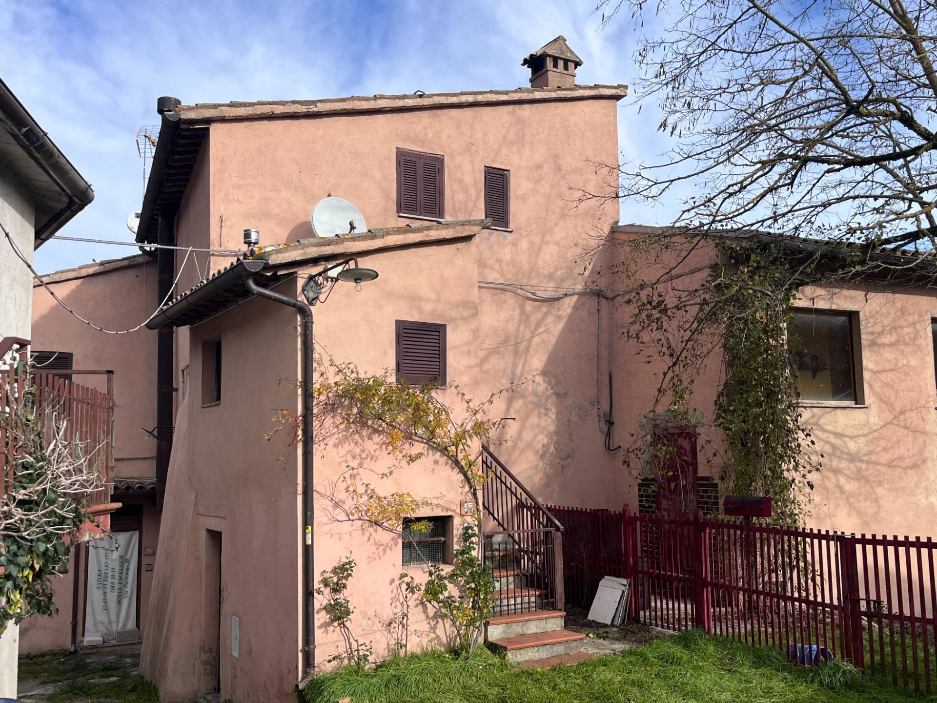 Casa semi indipendente in vendita a Campello sul Clitunno, Spina Nuova