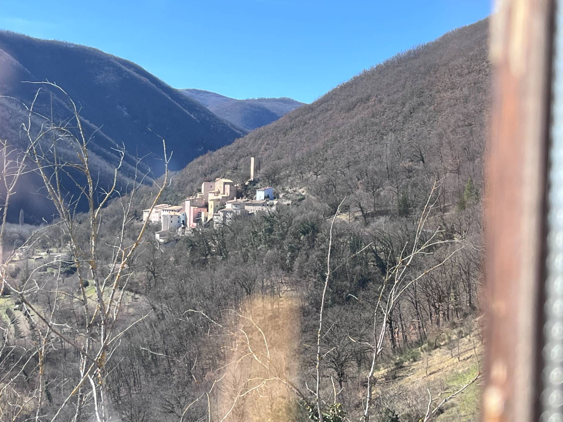 Casa semi indipendente in vendita a Sellano, Colle