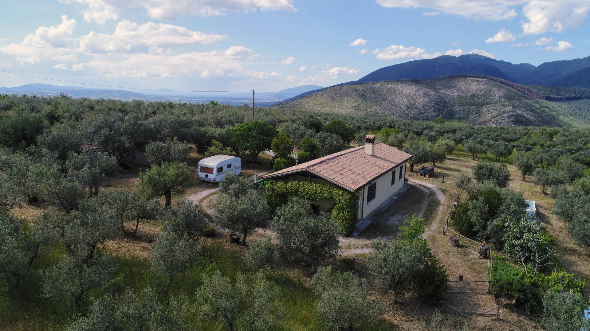 Casa indipendente in vendita a Spoleto, Spoleto - Centro