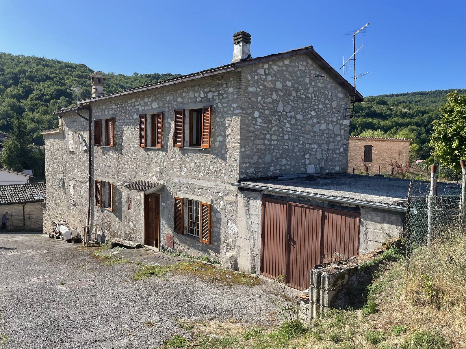 Casa semi indipendente in vendita a Sellano, Ceseggi