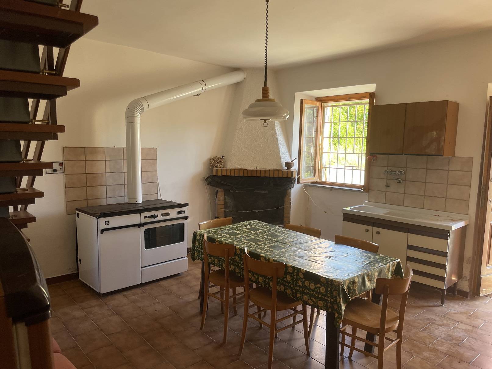 Casa semi indipendente in vendita a Sellano, Ceseggi