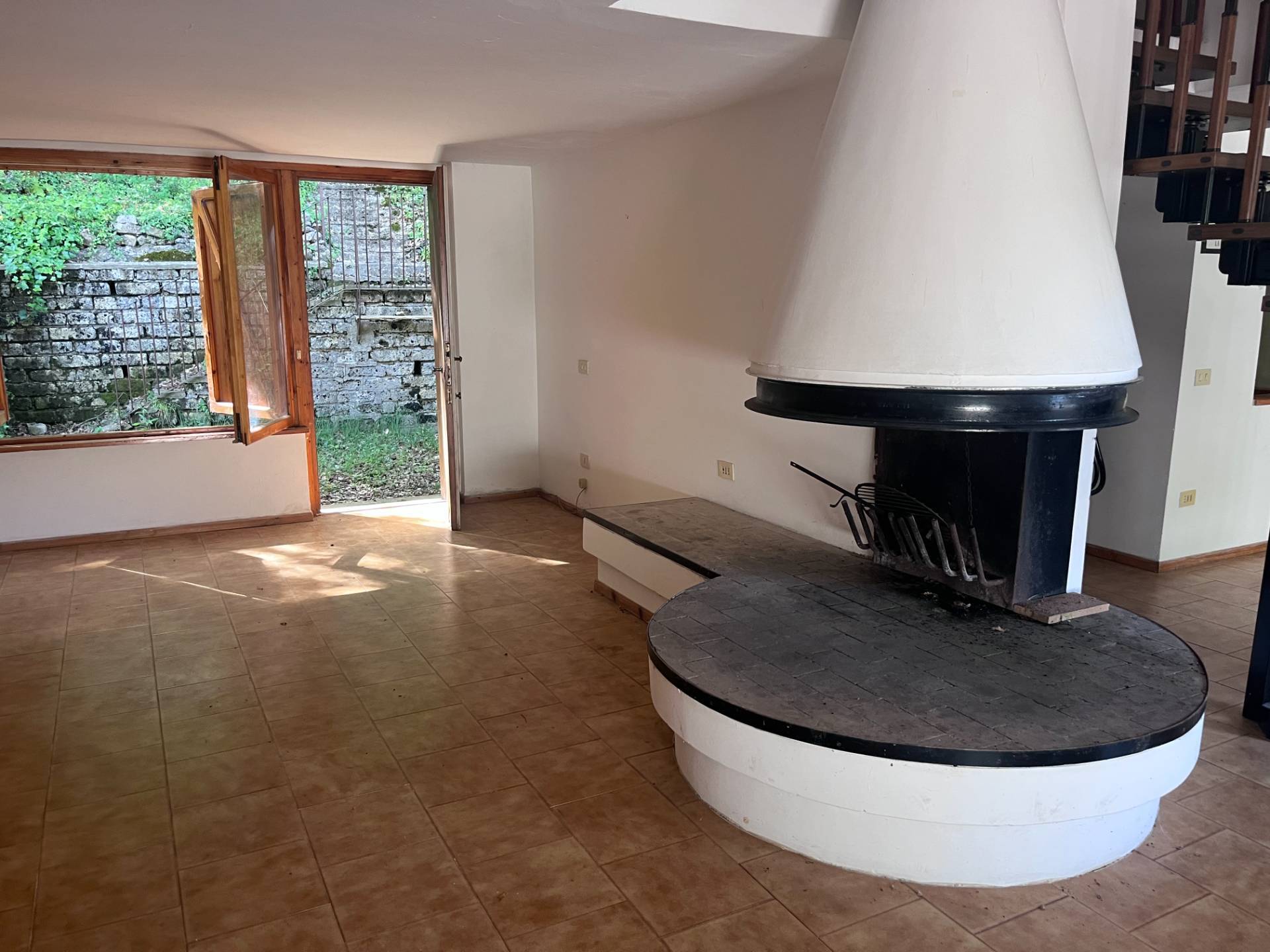 Casa indipendente in vendita a Spoleto, Spoleto - Centro