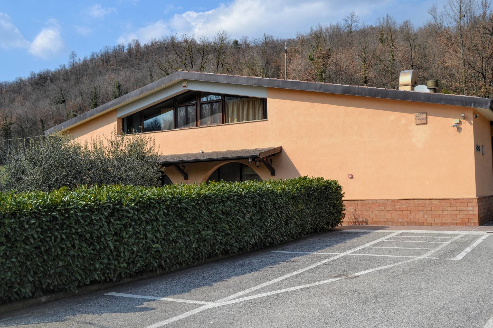 Locale commerciale in vendita a Foligno