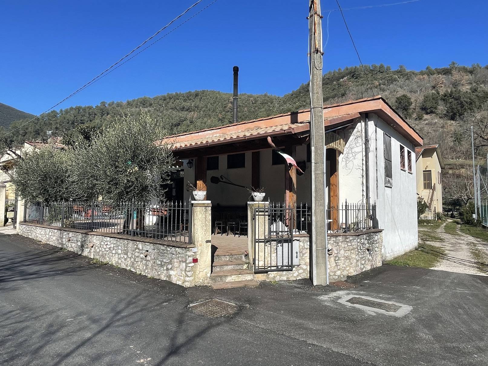 Negozio in vendita a Scheggino, Ceselli