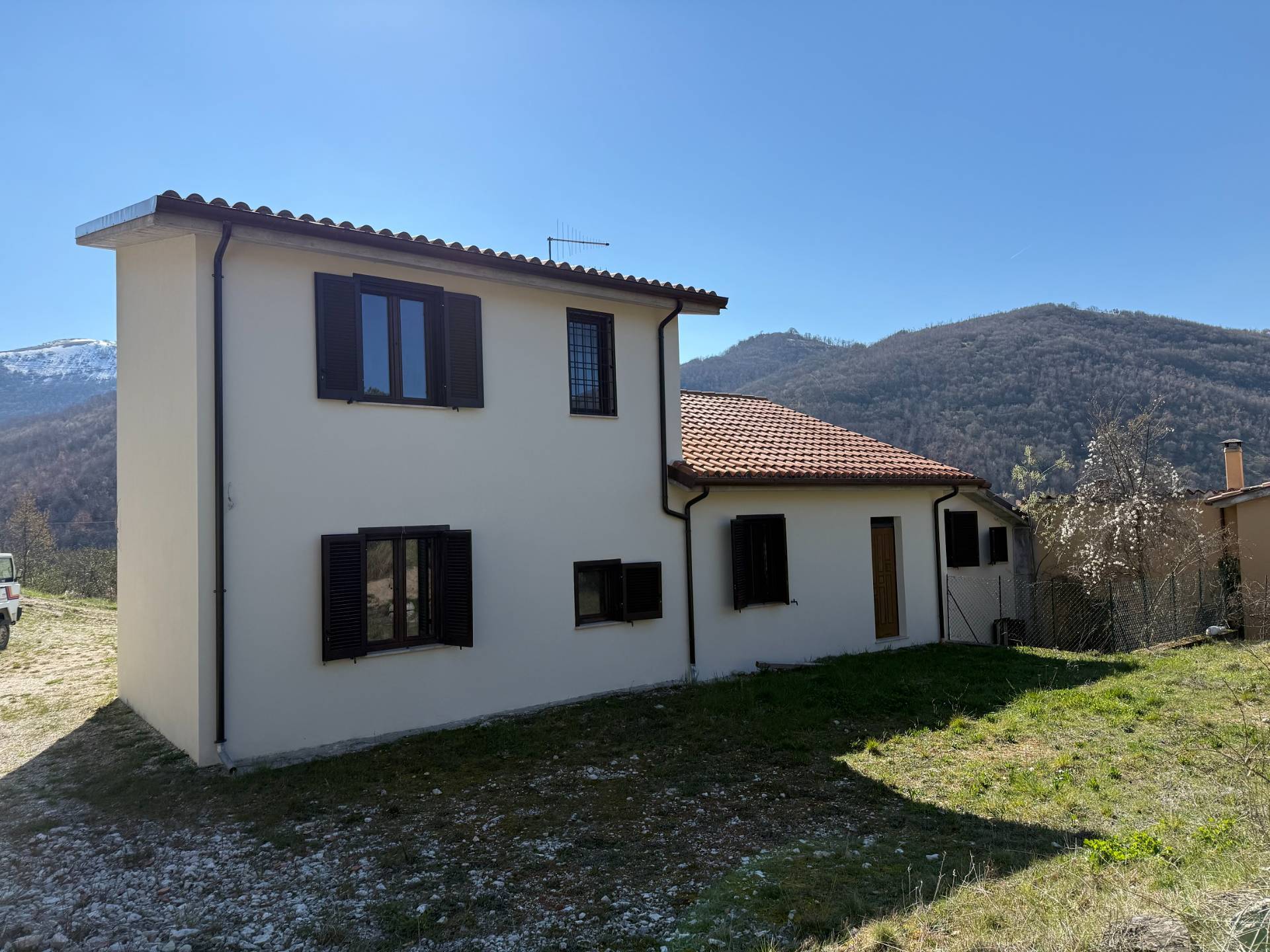 Appartamento indipendente in vendita a Norcia, Savelli