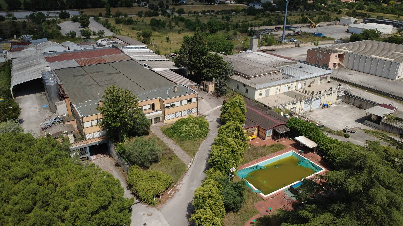 Capannone industriale in vendita a Spoleto