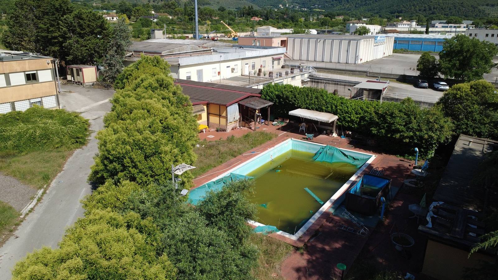 Capannone industriale in vendita a Spoleto