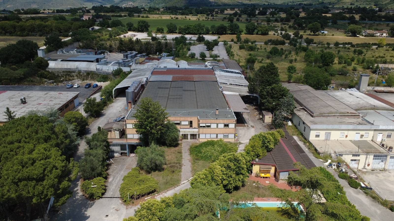 Capannone industriale in vendita a Spoleto