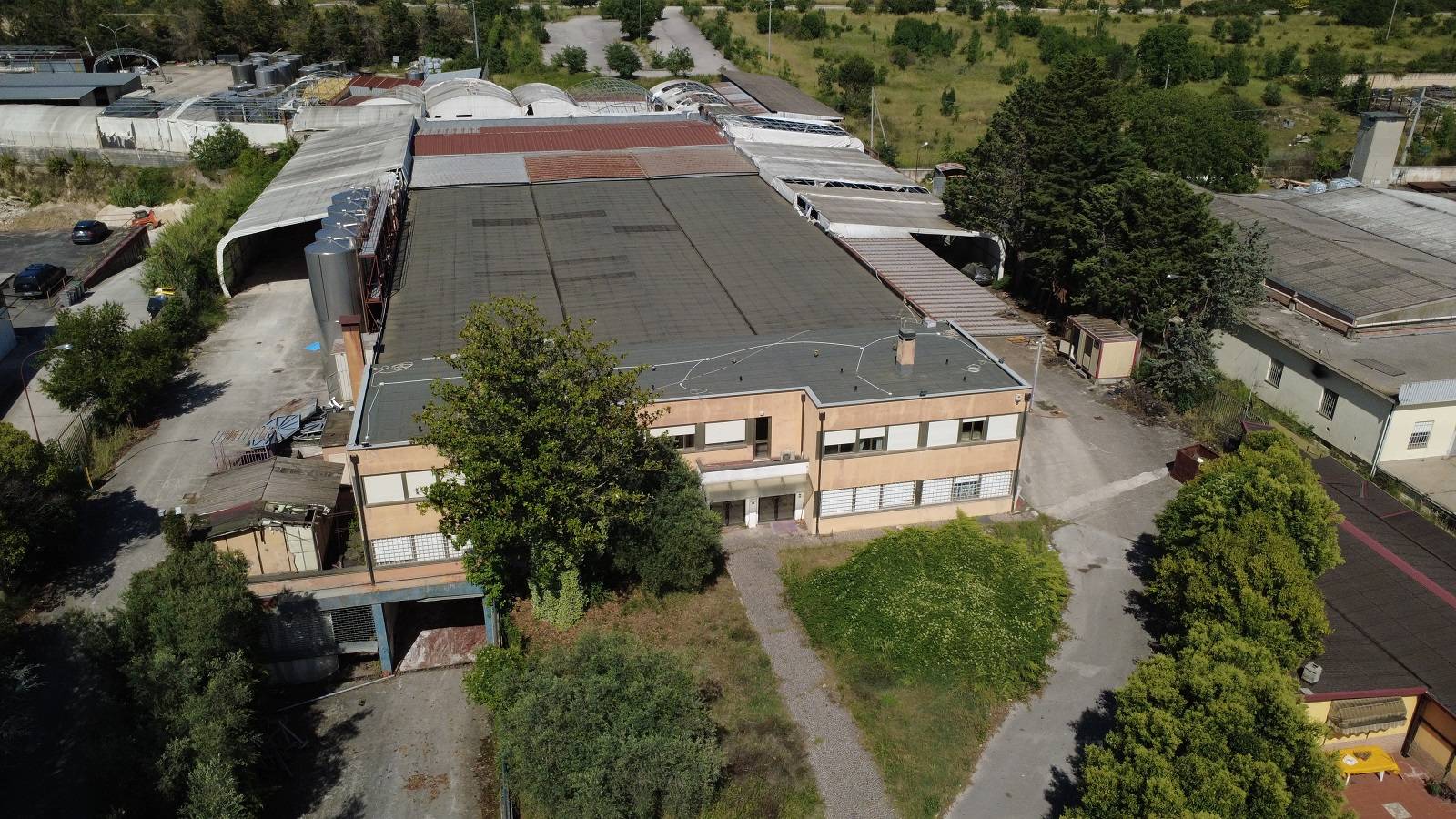 Capannone industriale in vendita a Spoleto