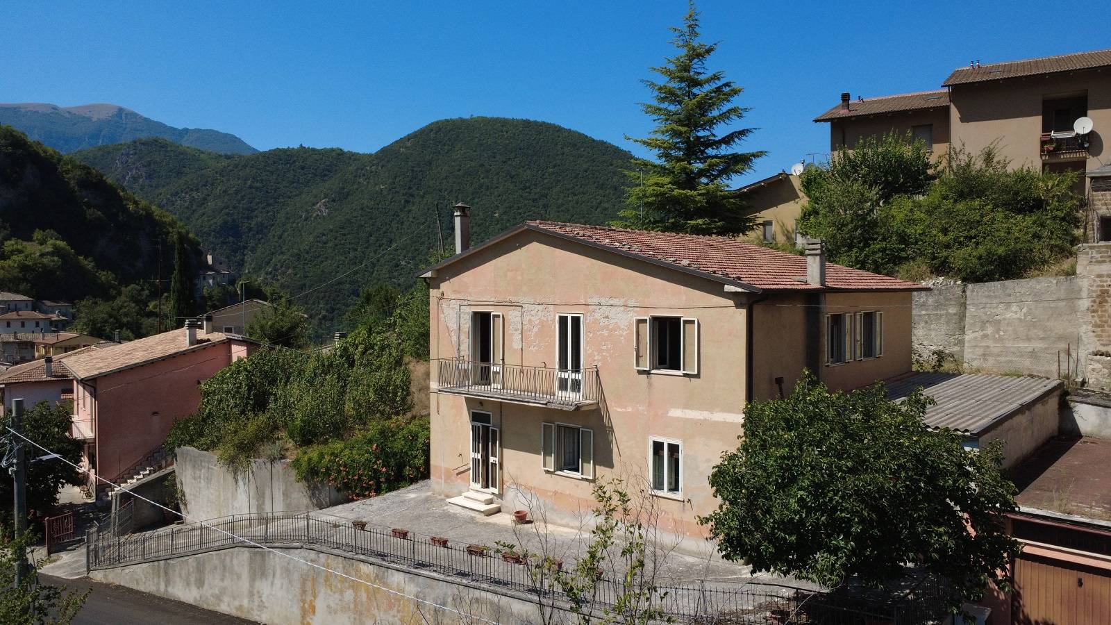 Casa indipendente in vendita a Cerreto di Spoleto, Ponte
