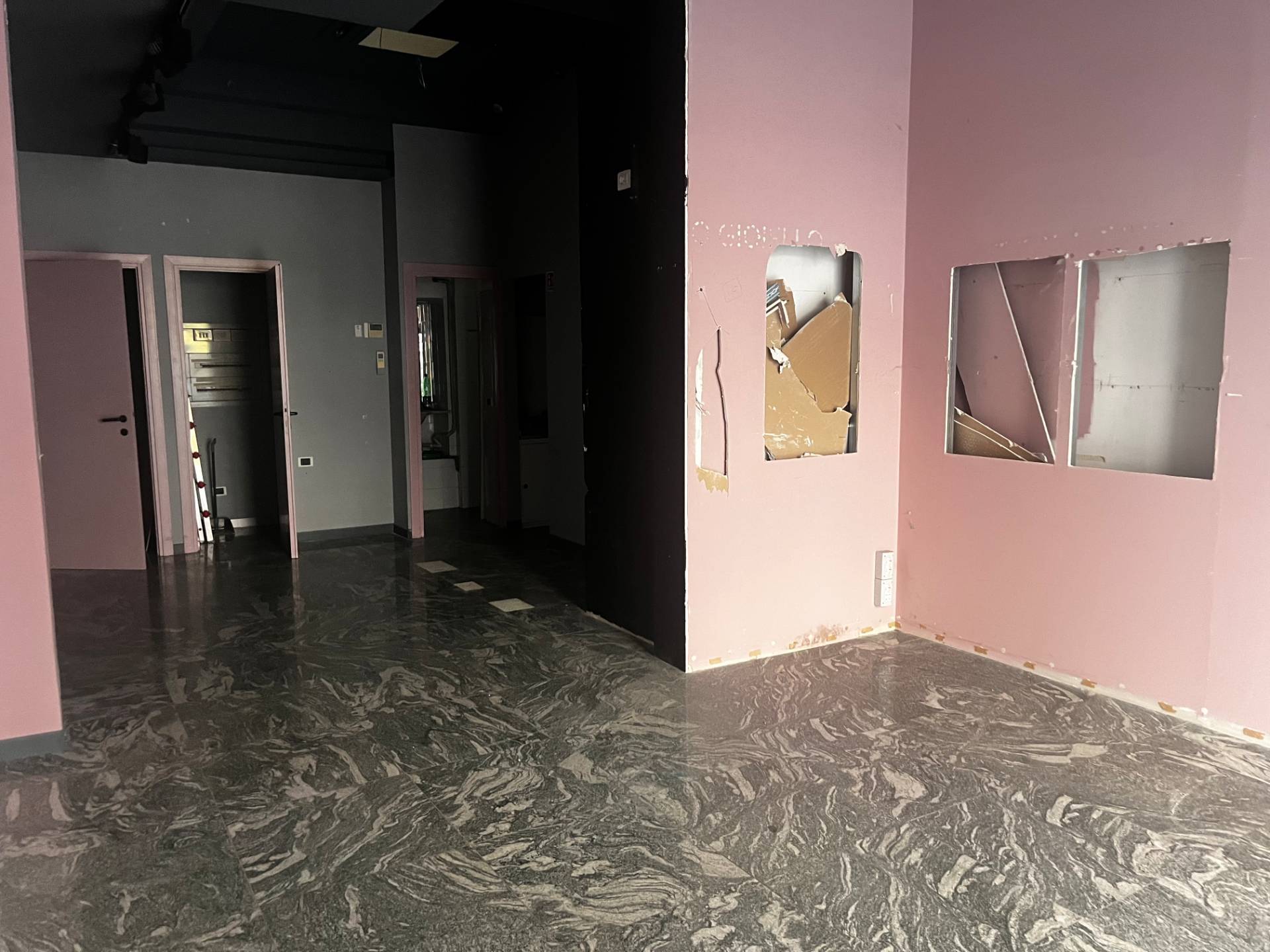 Negozio in vendita a Terni, Centro