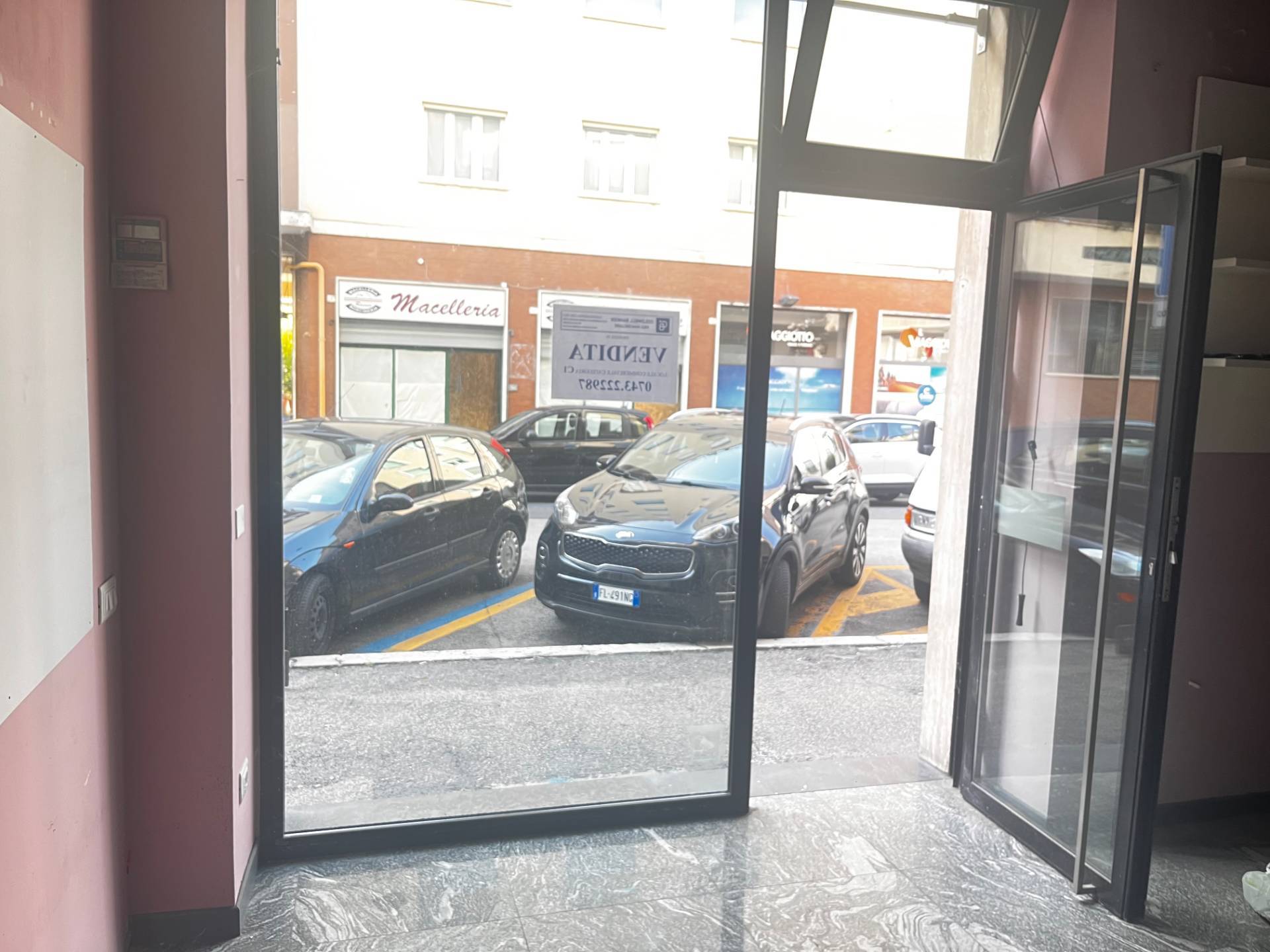 Negozio in vendita a Terni, Centro