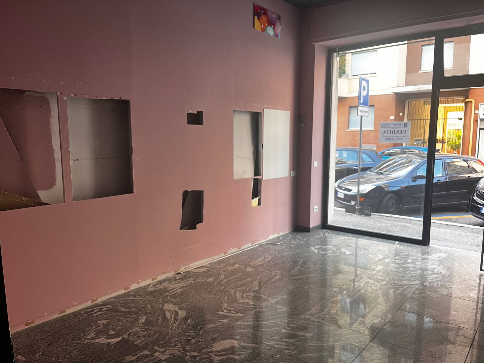 Negozio in vendita a Terni, Centro