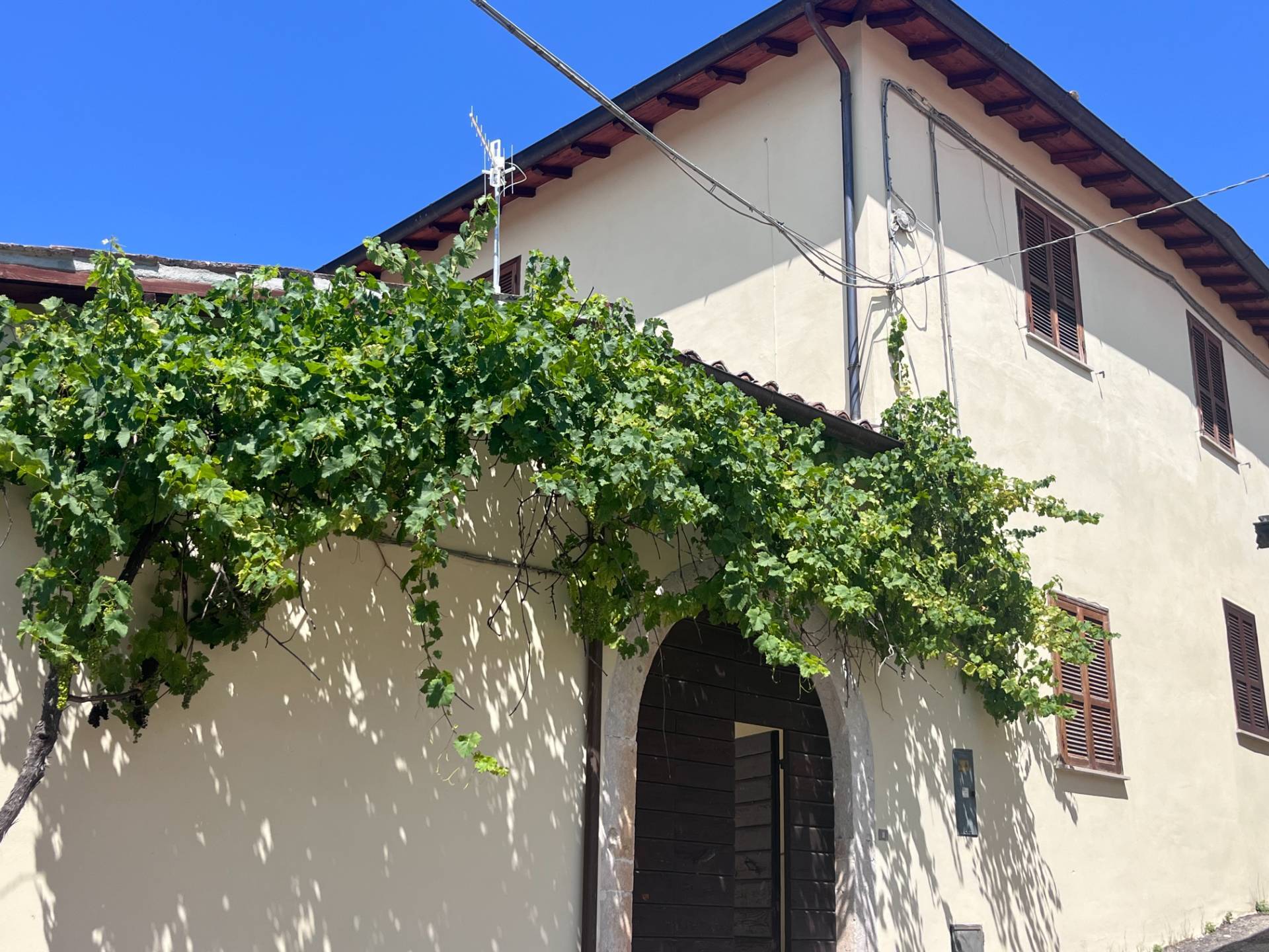 Casa semi indipendente in vendita a Cascia, Avendita