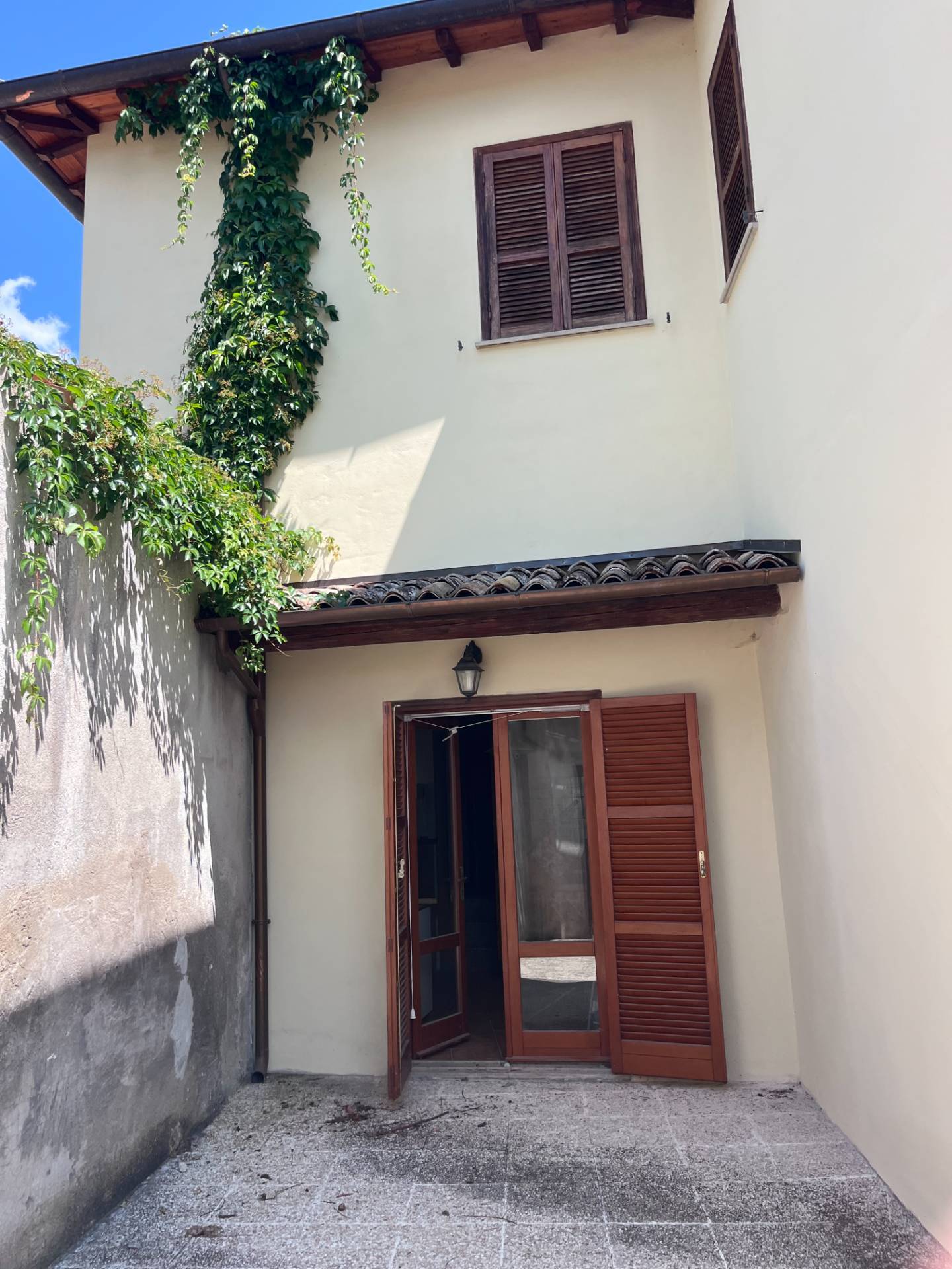 Casa semi indipendente in vendita a Cascia, Avendita