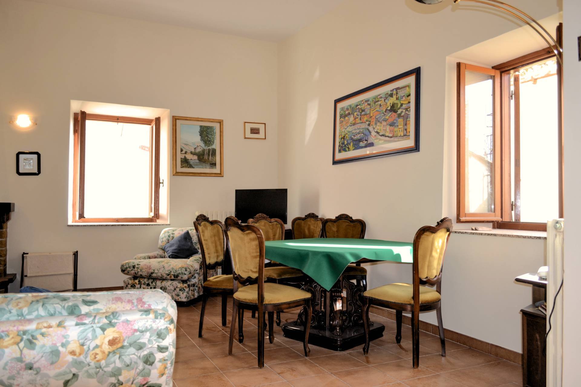 Casa semi indipendente in vendita a Cascia, Avendita
