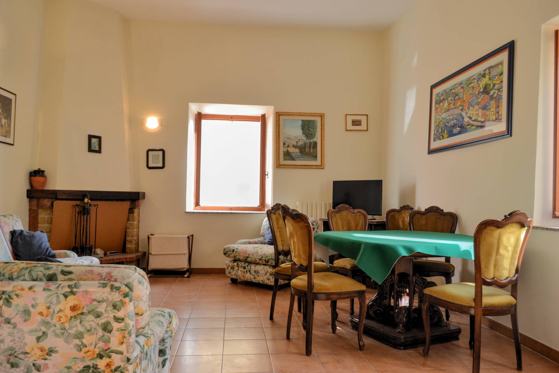 Casa semi indipendente in vendita a Cascia, Avendita