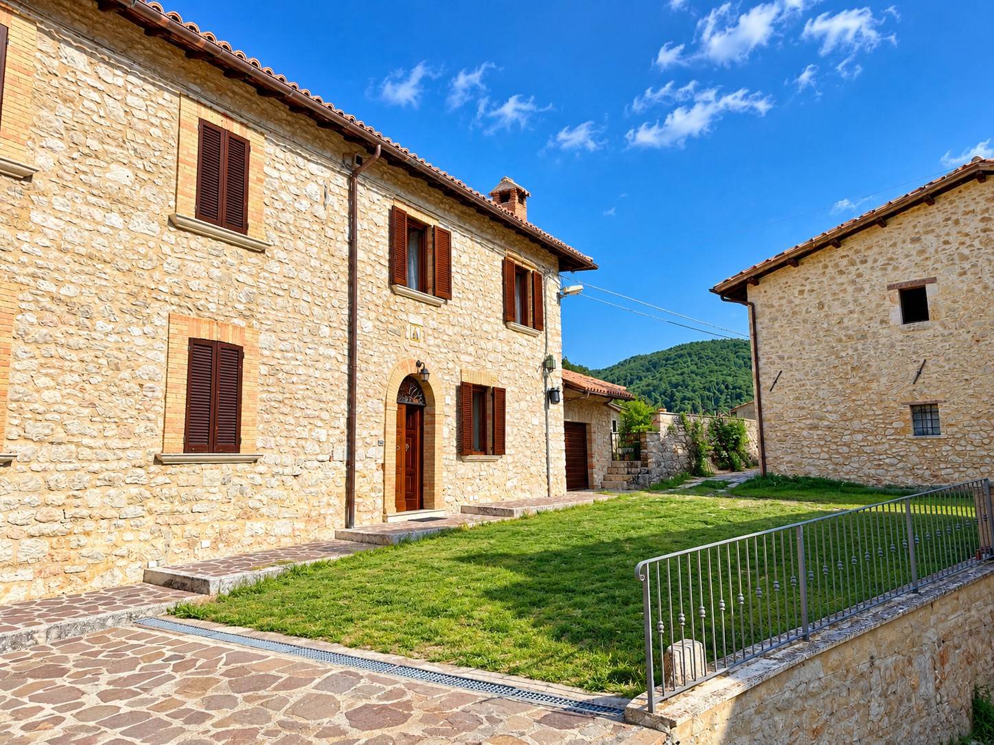 Porzione di Casa in vendita a Preci, Collazzoni