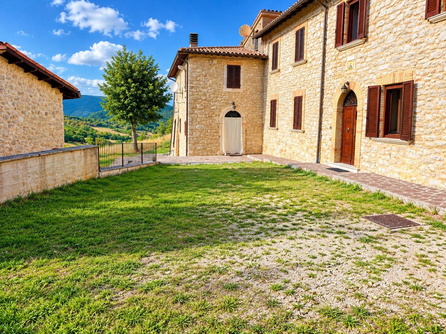 Porzione di Casa in vendita a Preci, Collazzoni
