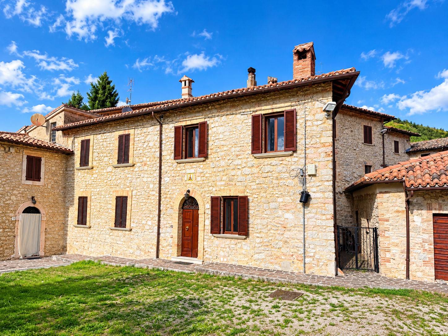 Porzione di Casa in vendita a Preci, Collazzoni