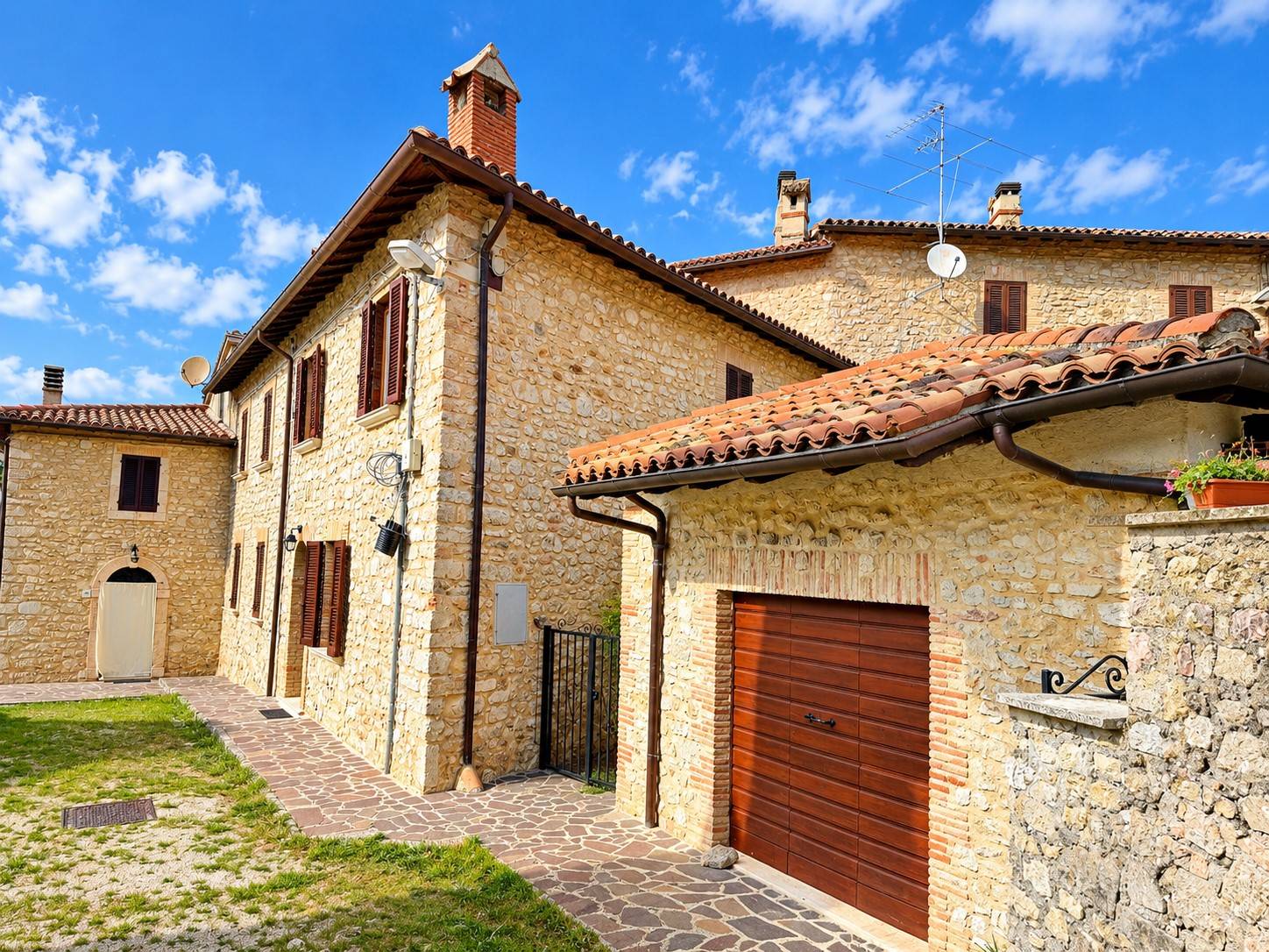 Porzione di Casa in vendita a Preci, Collazzoni