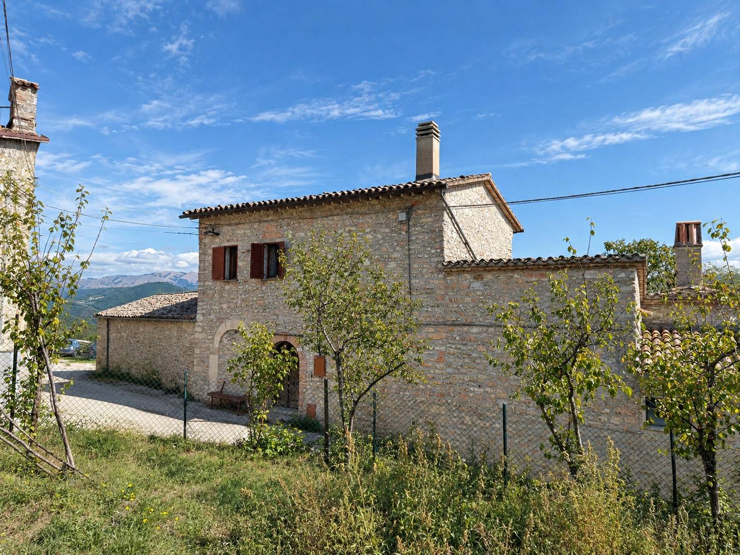 Casa semi indipendente in vendita a Sellano