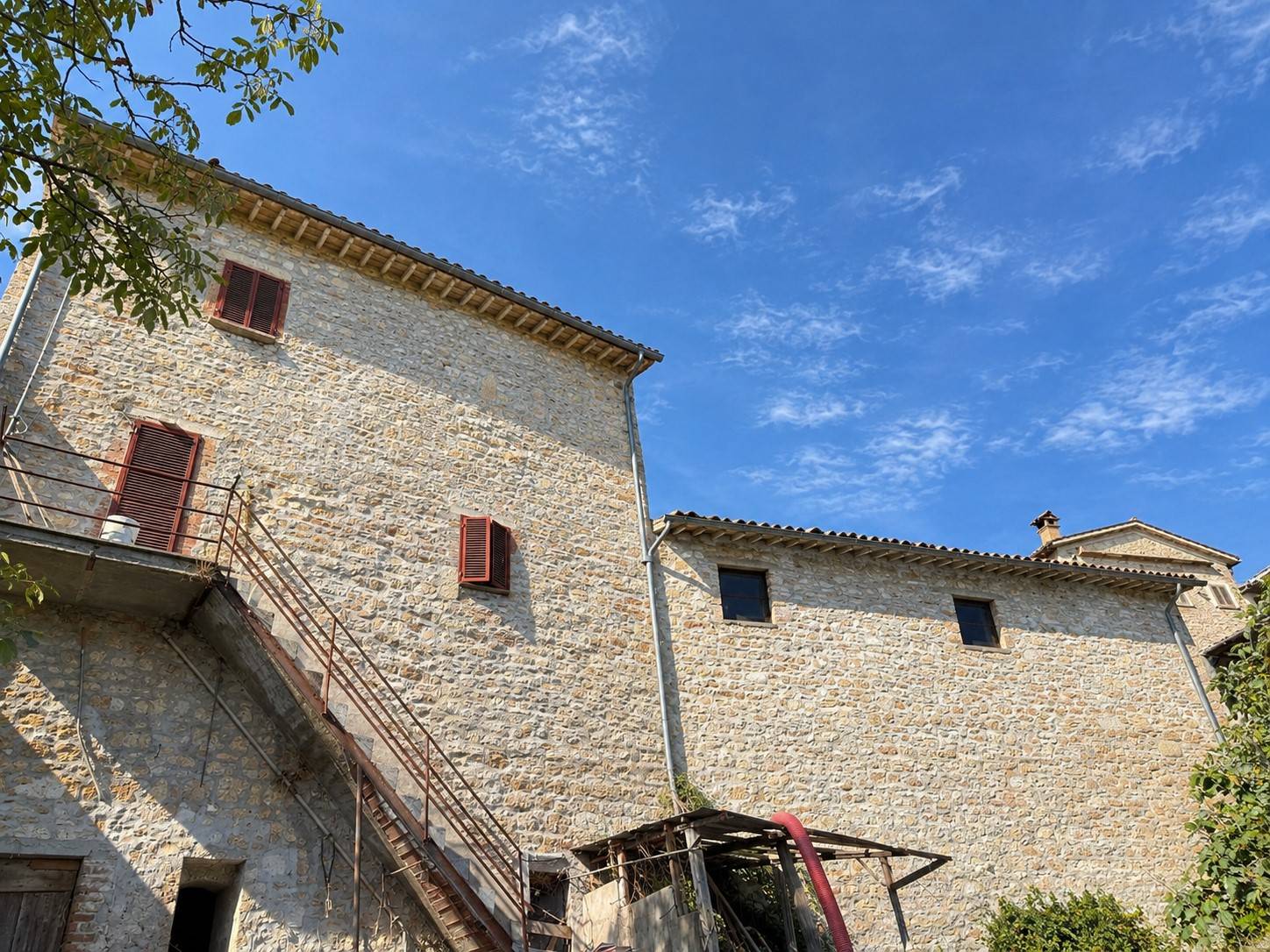 Casa semi indipendente in vendita a Sellano