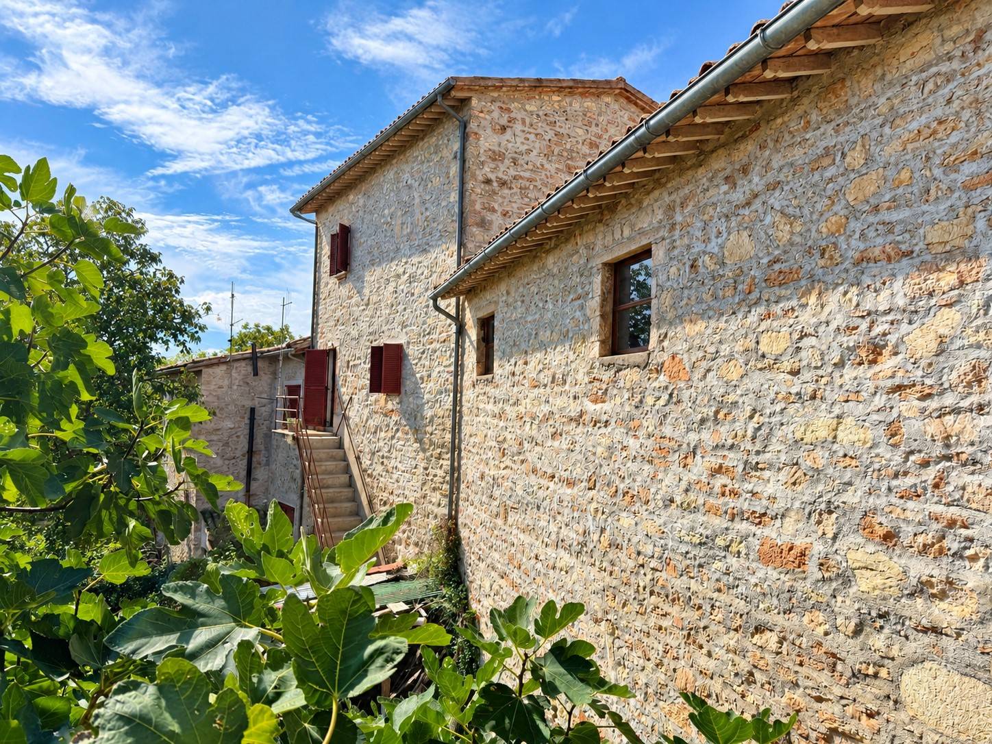 Casa semi indipendente in vendita a Sellano