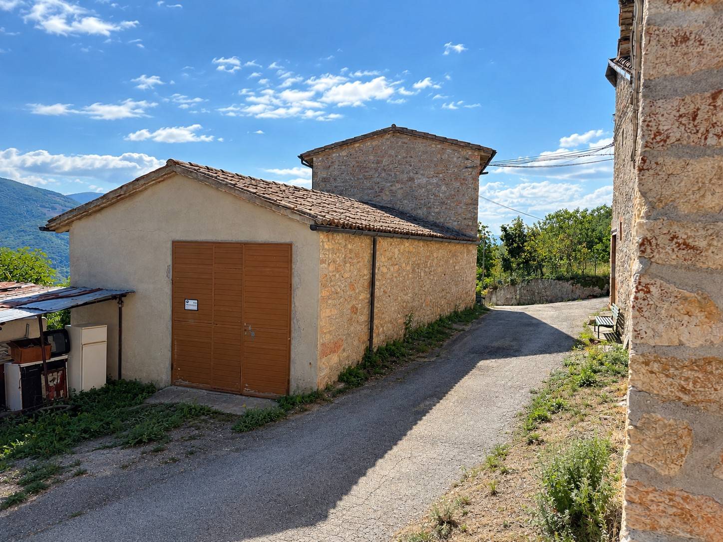 Casa semi indipendente in vendita a Sellano