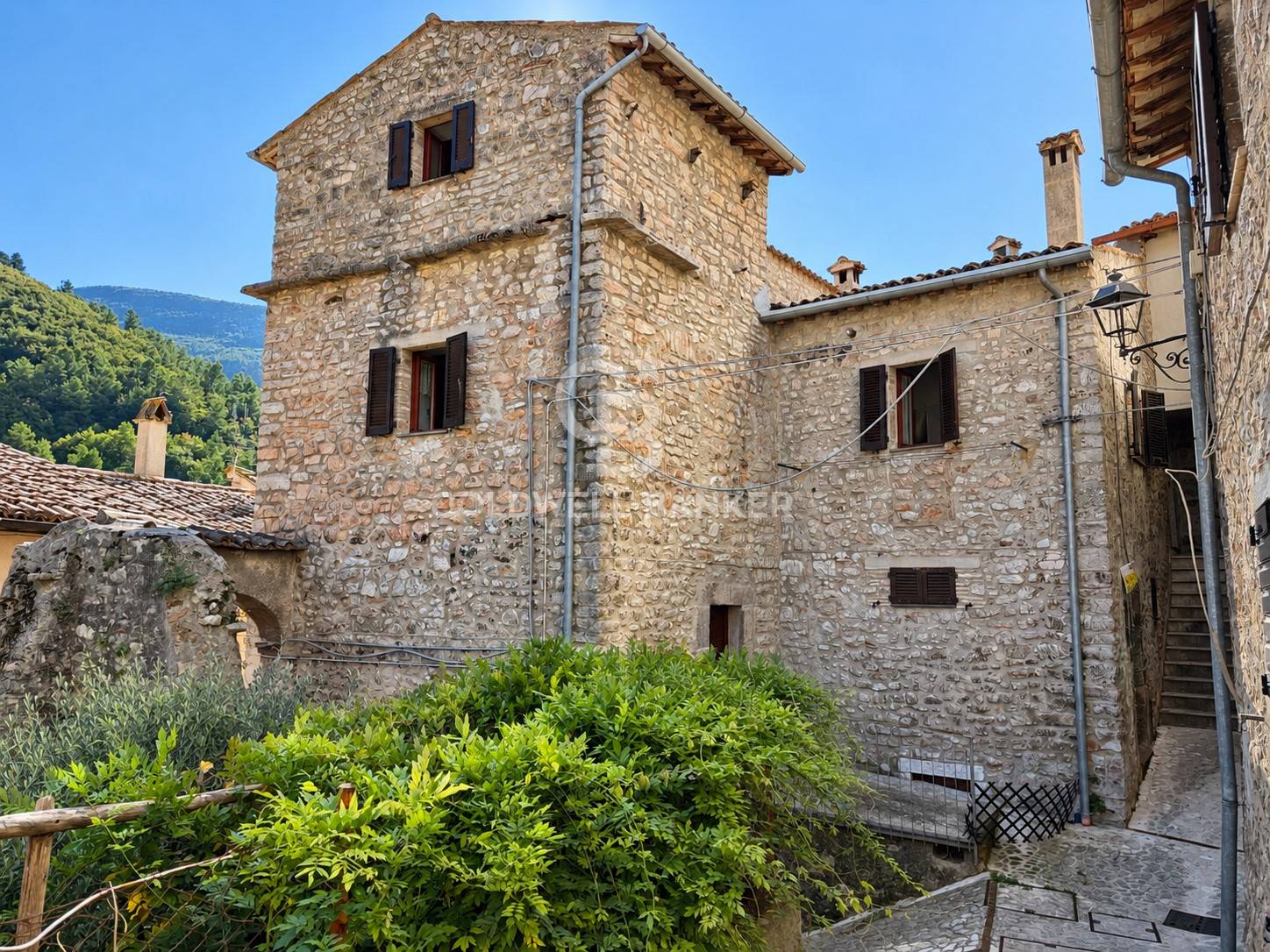 Appartamento indipendente in vendita a Sant'Anatolia di Narco, Castel San Felice
