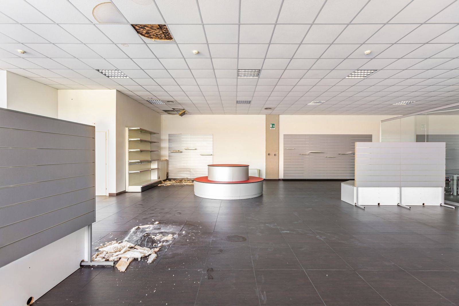 Locale commerciale in vendita a Villasanta