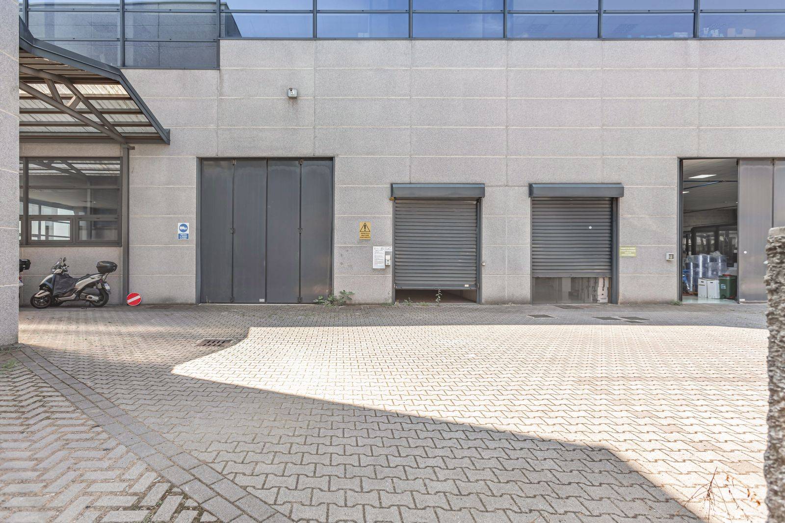 Locale commerciale in vendita a Villasanta