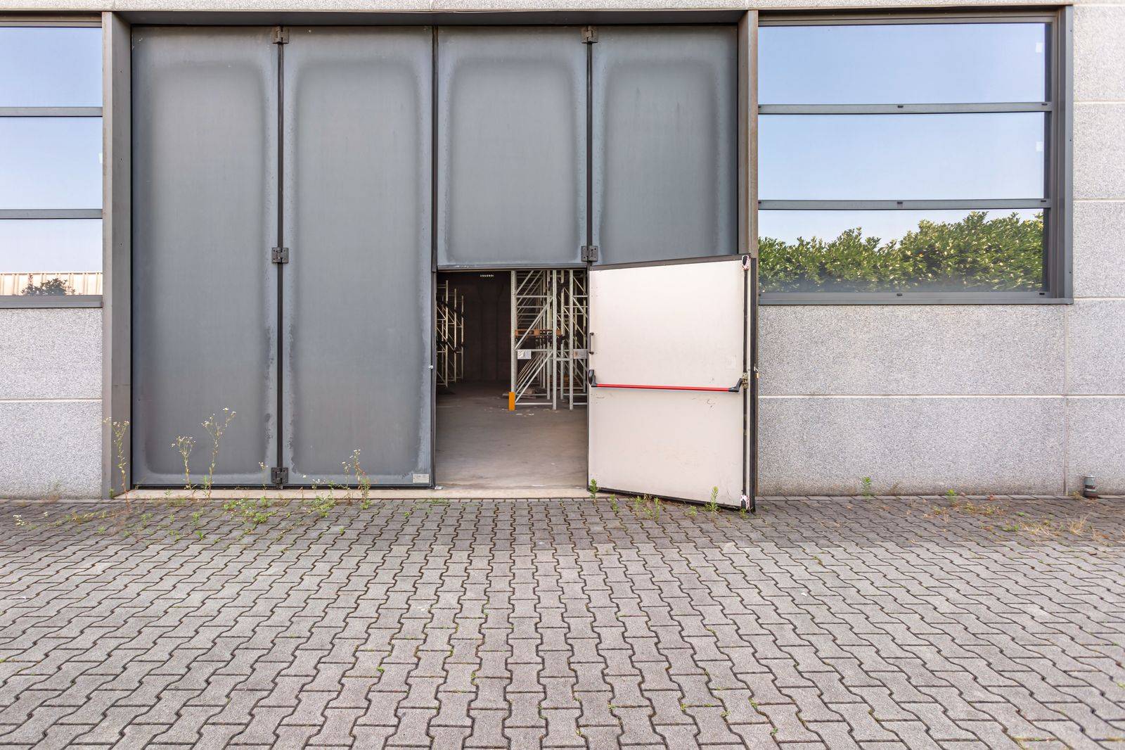 Locale commerciale in vendita a Villasanta