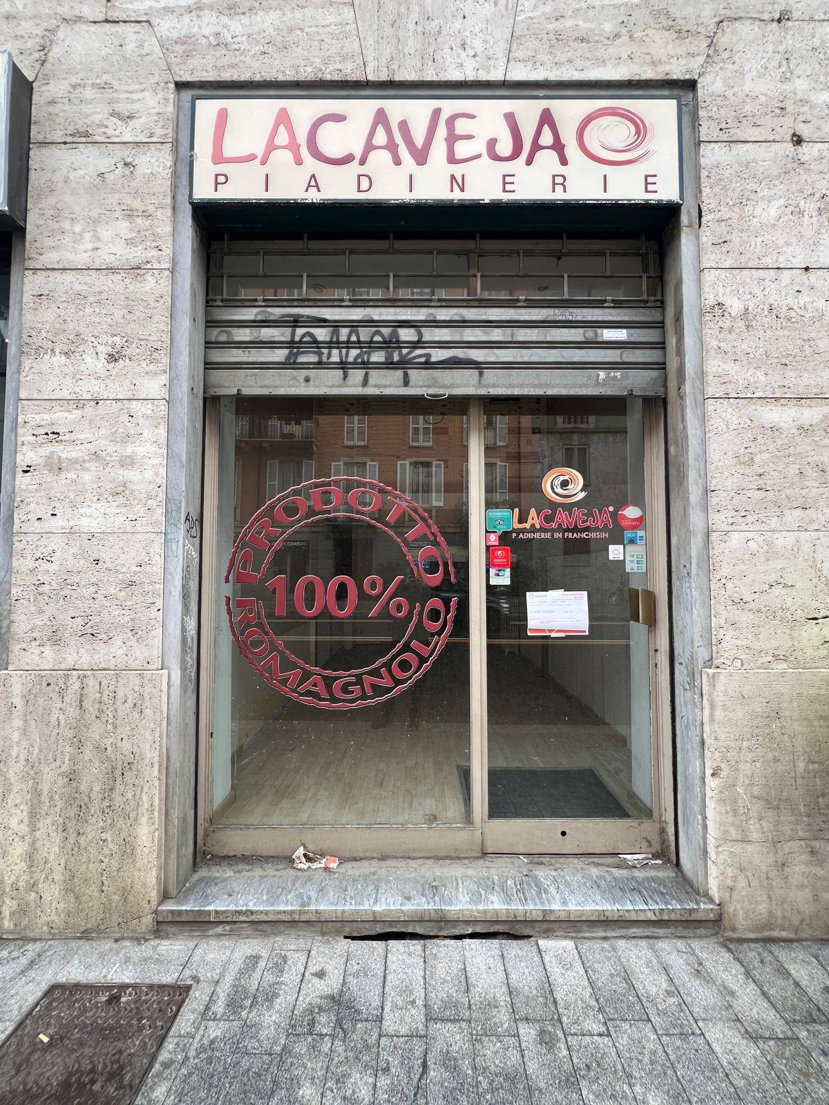 Locale commerciale in affitto a Milano, Porta Romana