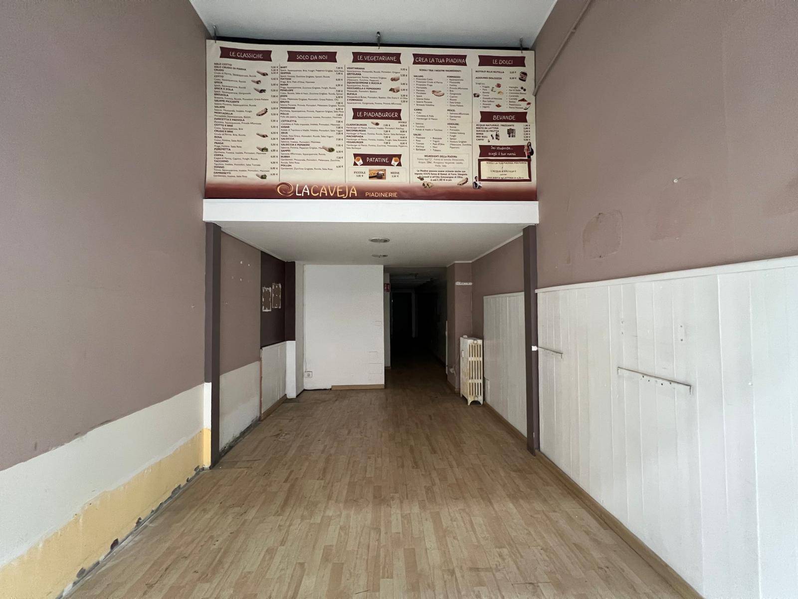 Locale commerciale in affitto a Milano, Porta Romana